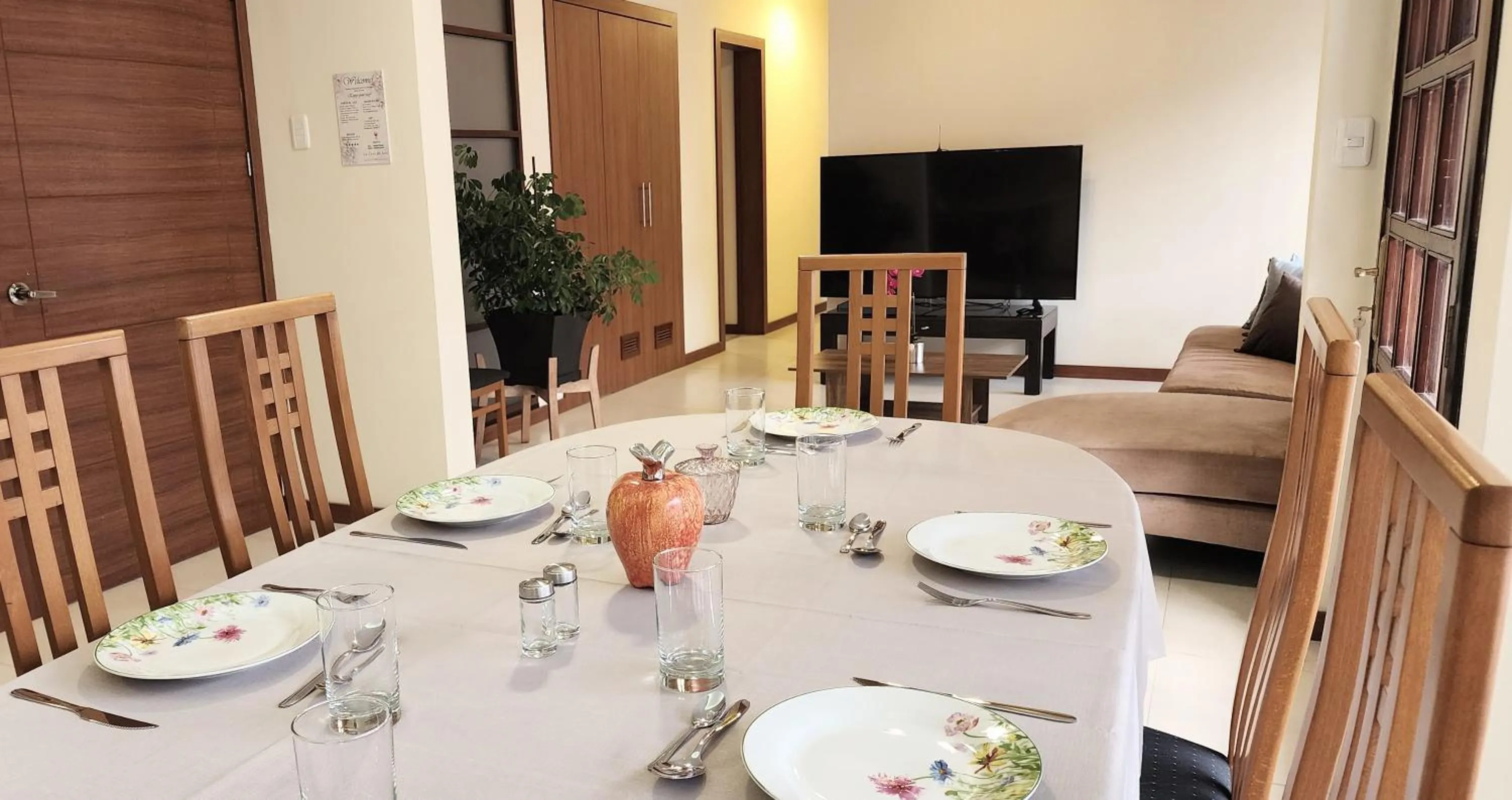 Two-Bedroom Deluxe Apartment with Garden View in Altamira Apart Suites
