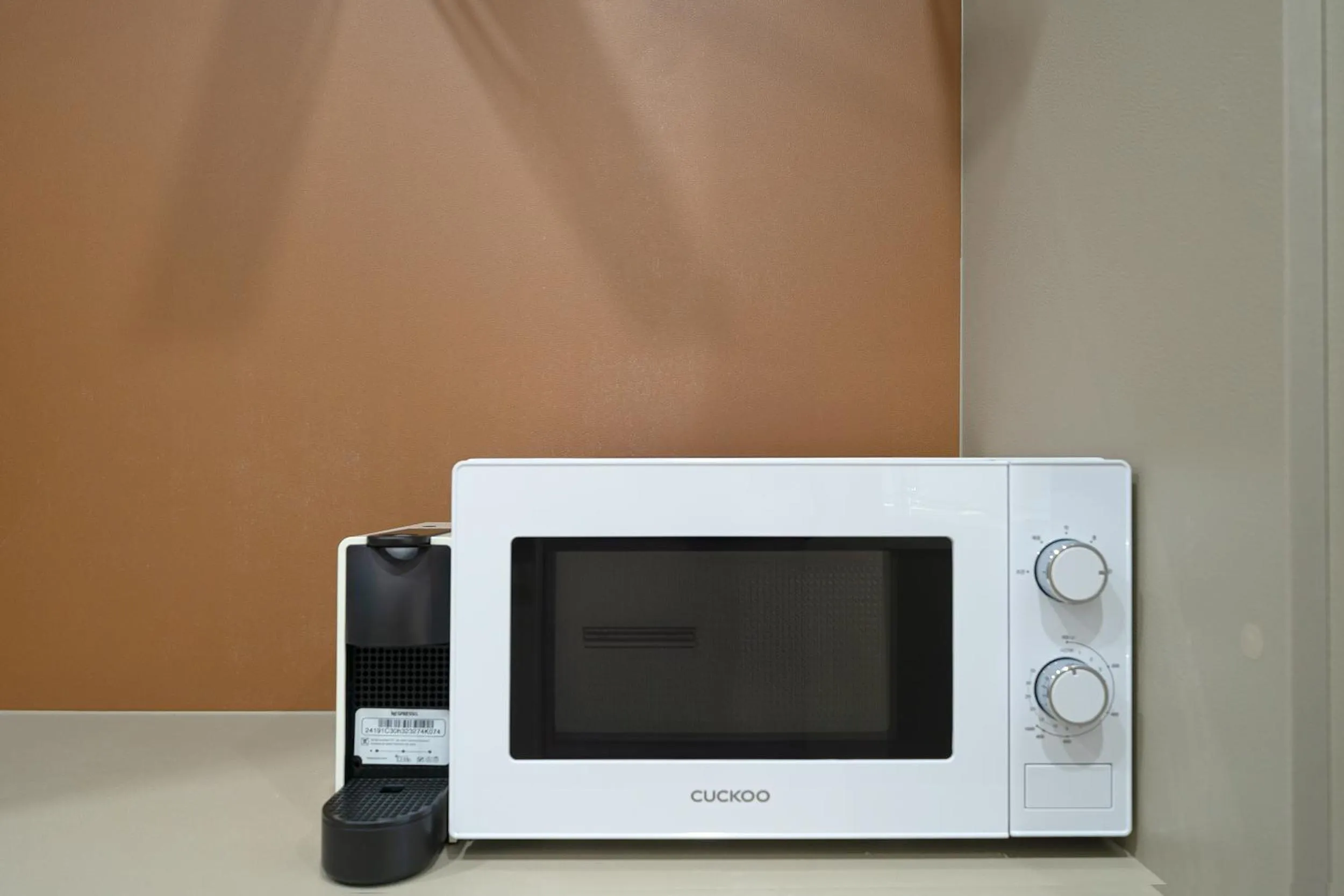 microwave in DIAMER Hotel Sokcho by AankStay