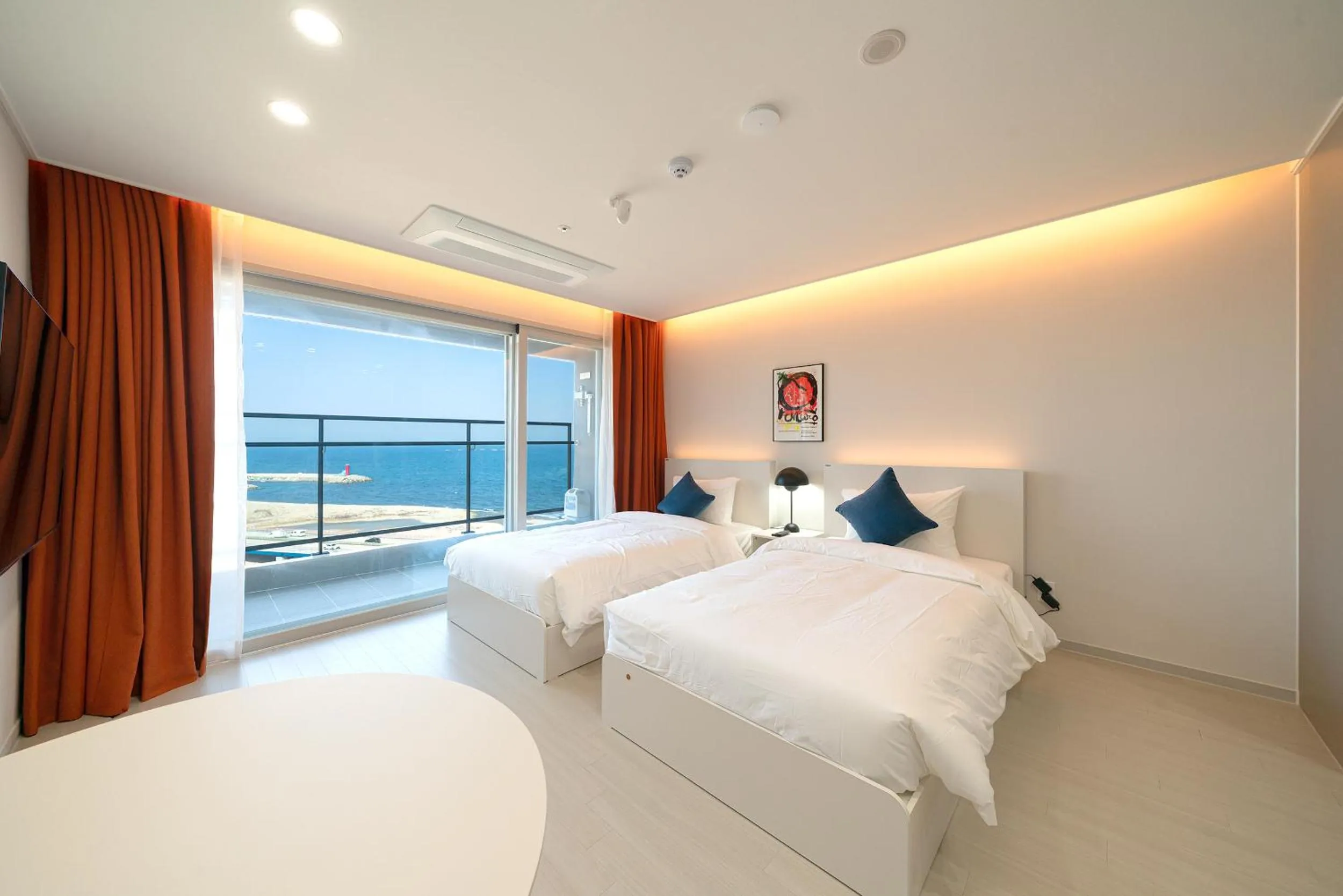 Bed in DIAMER Hotel Sokcho by AankStay