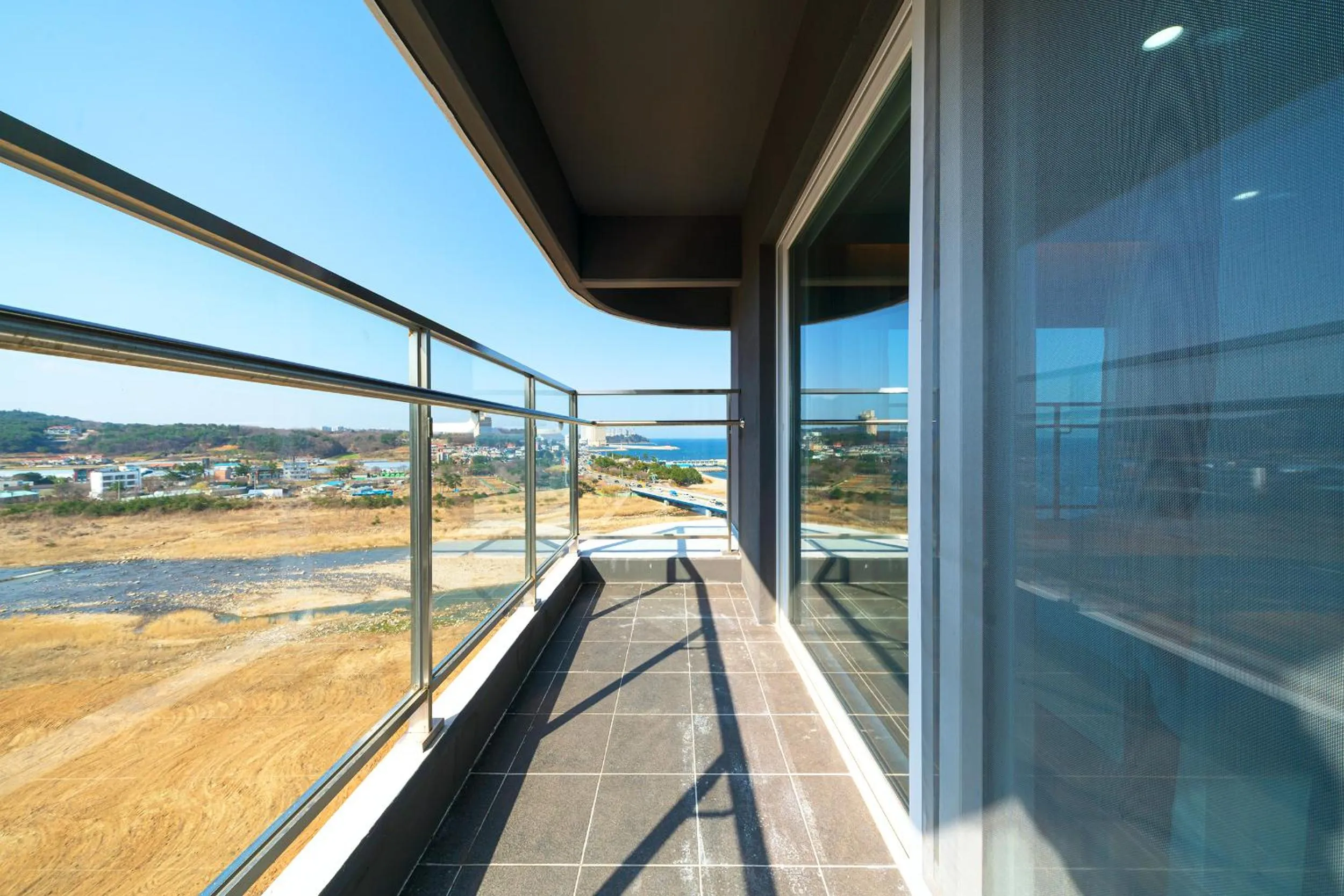 Balcony/Terrace in DIAMER Hotel Sokcho by AankStay