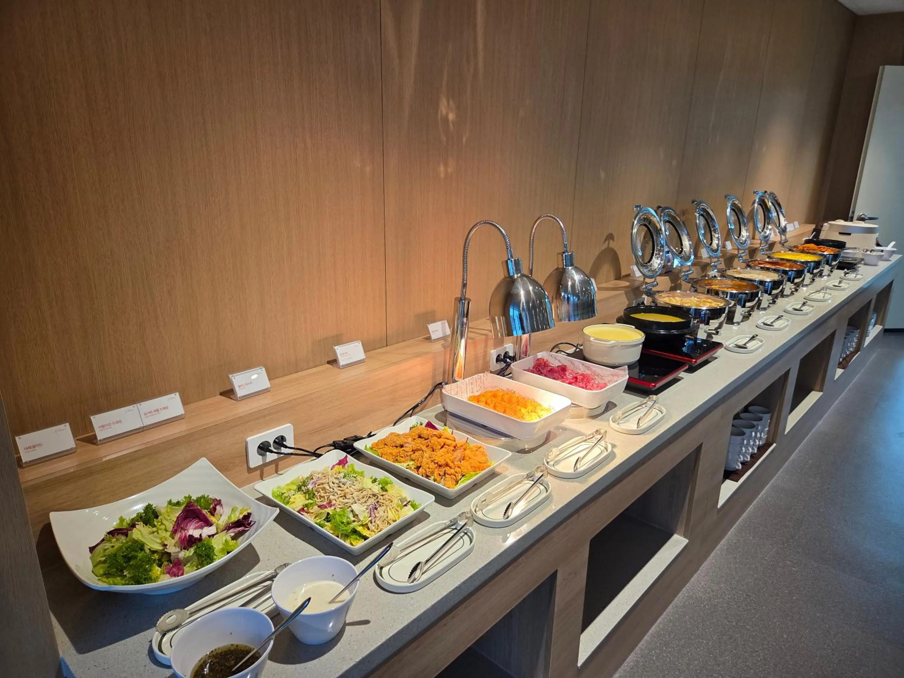 Buffet breakfast in DIAMER Hotel Sokcho by AankStay