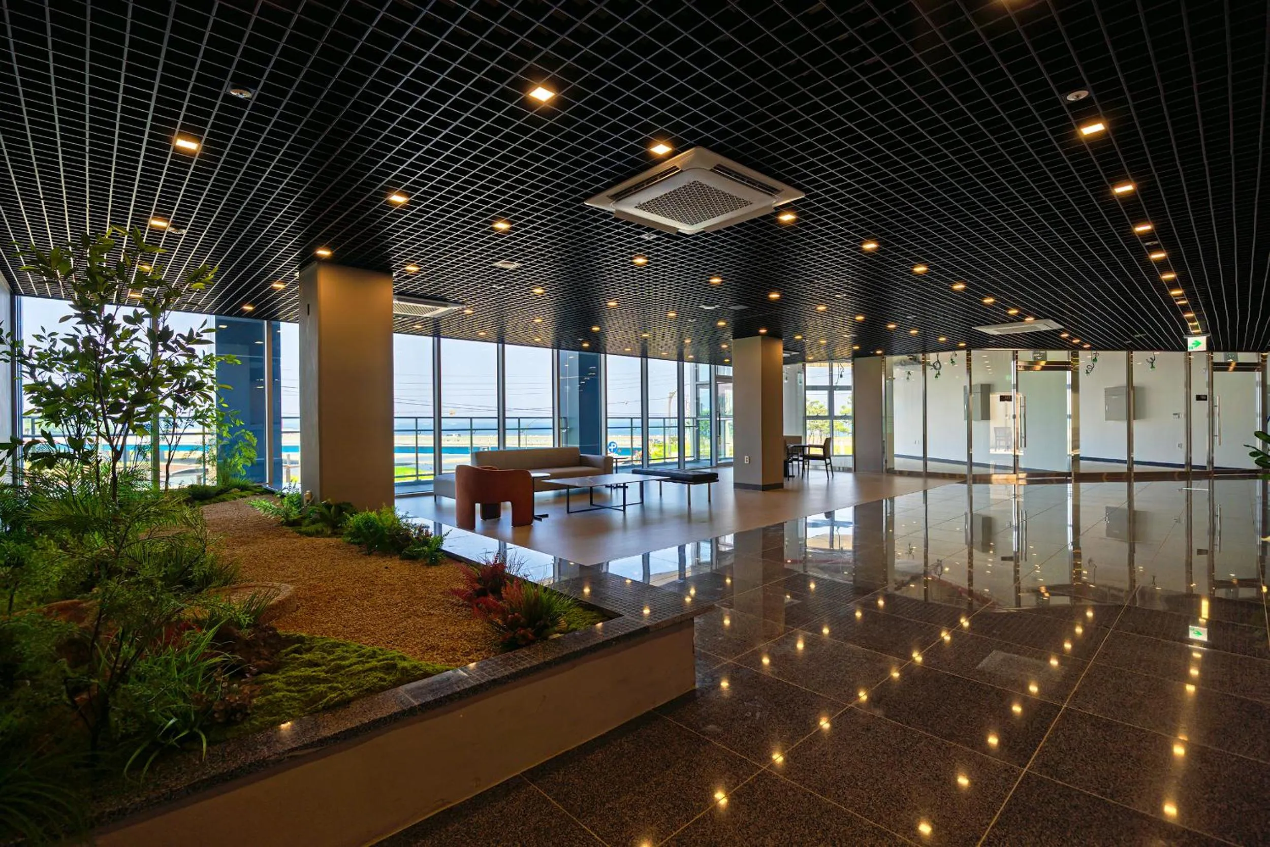 Lobby or reception in DIAMER Hotel Sokcho by AankStay