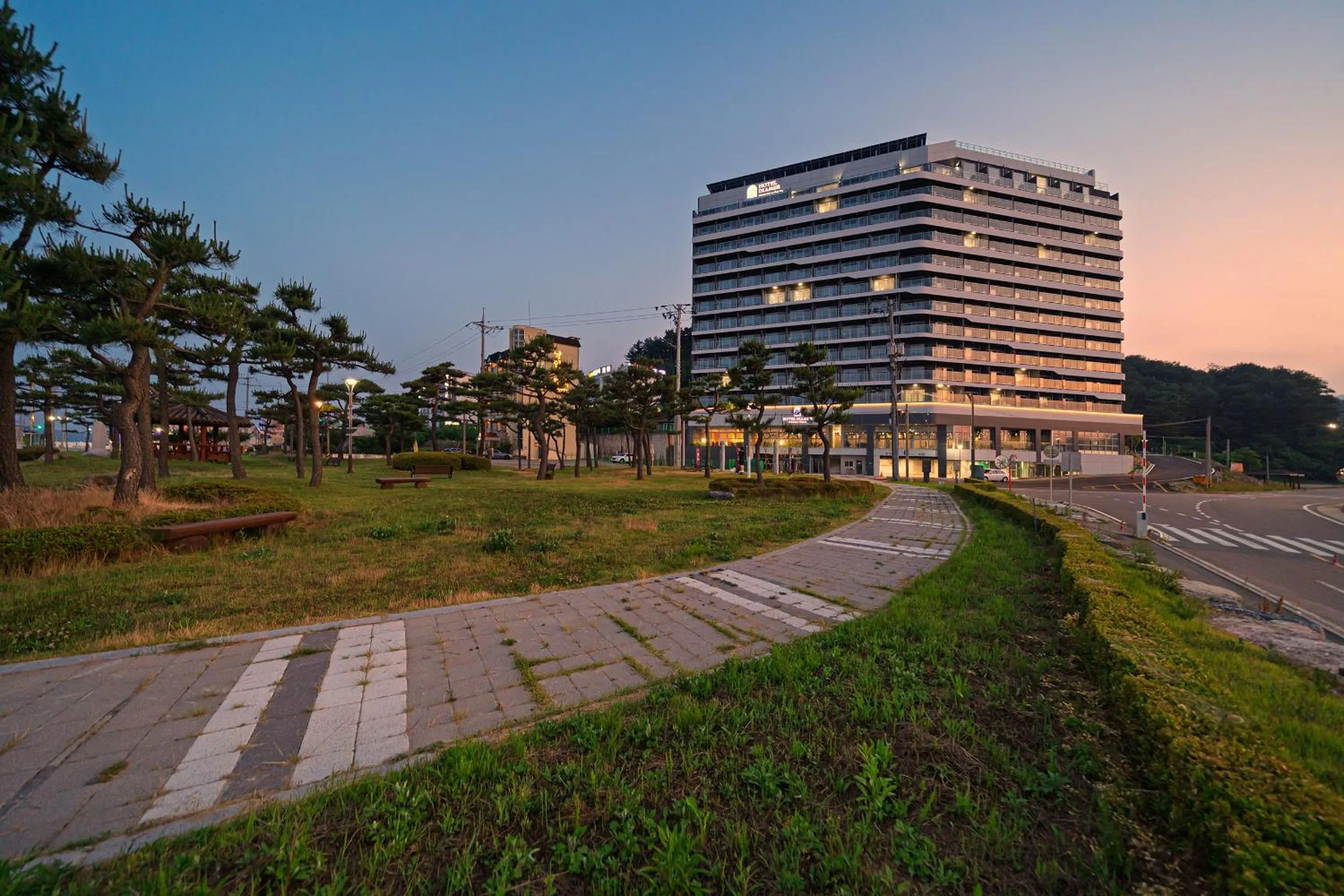 Property building in DIAMER Hotel Sokcho by AankStay