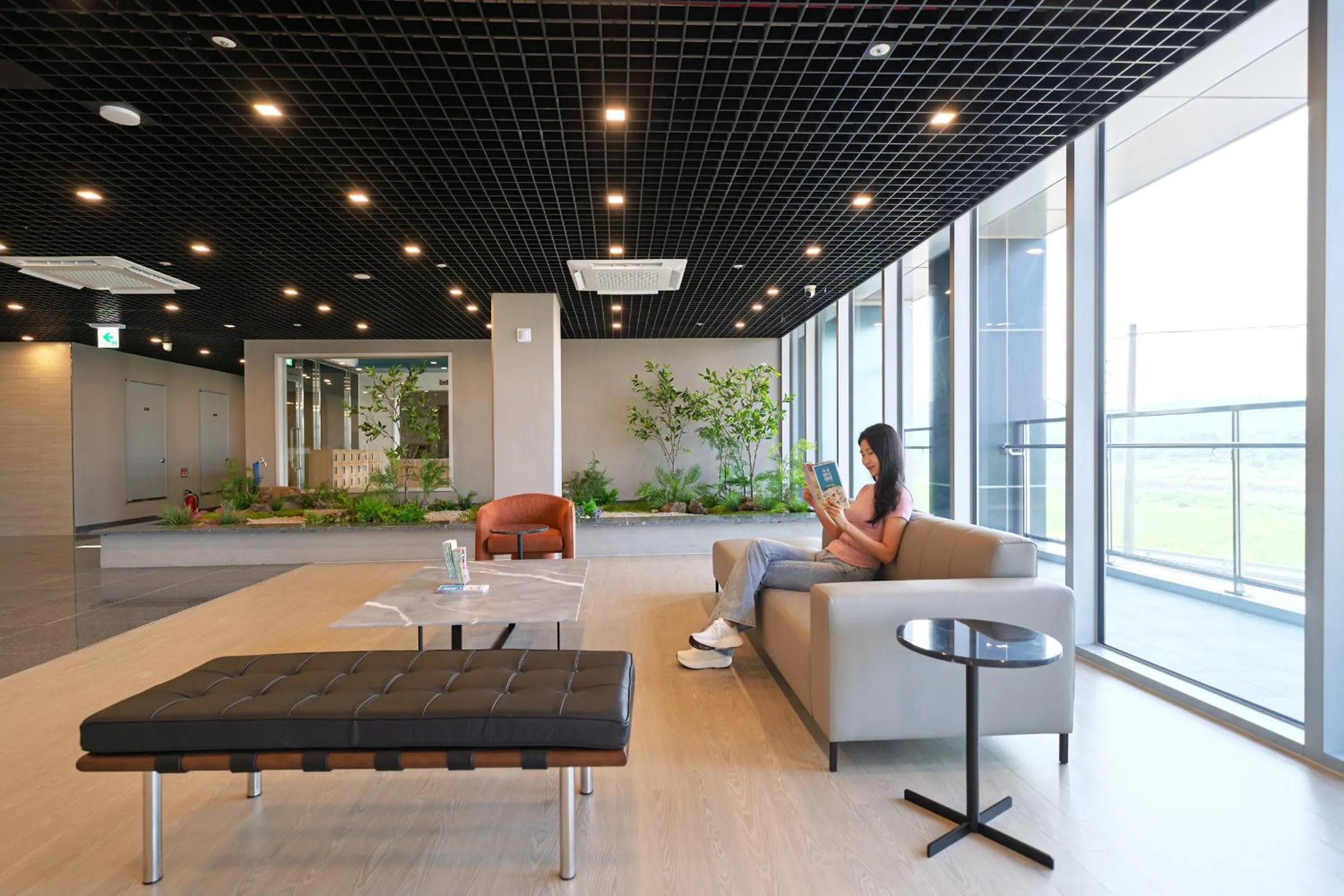 Lobby or reception in DIAMER Hotel Sokcho by AankStay