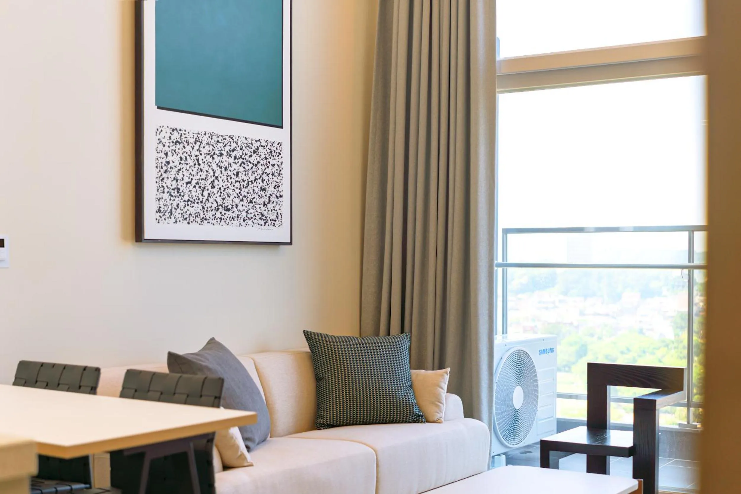 Living room in DIAMER Hotel Sokcho by AankStay