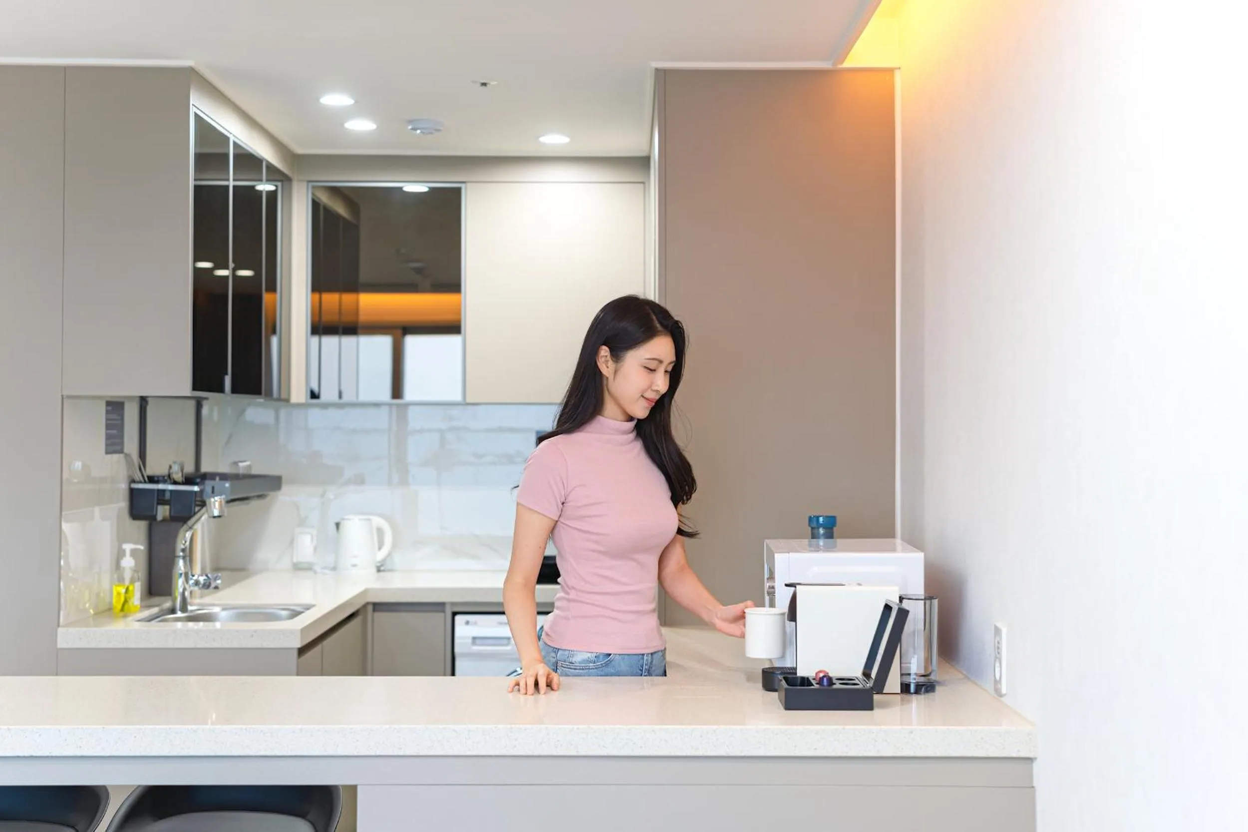 People in DIAMER Hotel Sokcho by AankStay