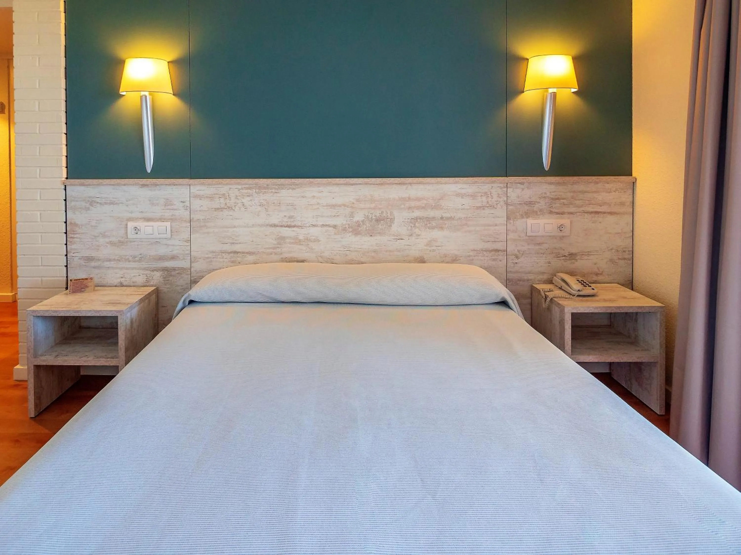 Bed in Golden Donaire Beach