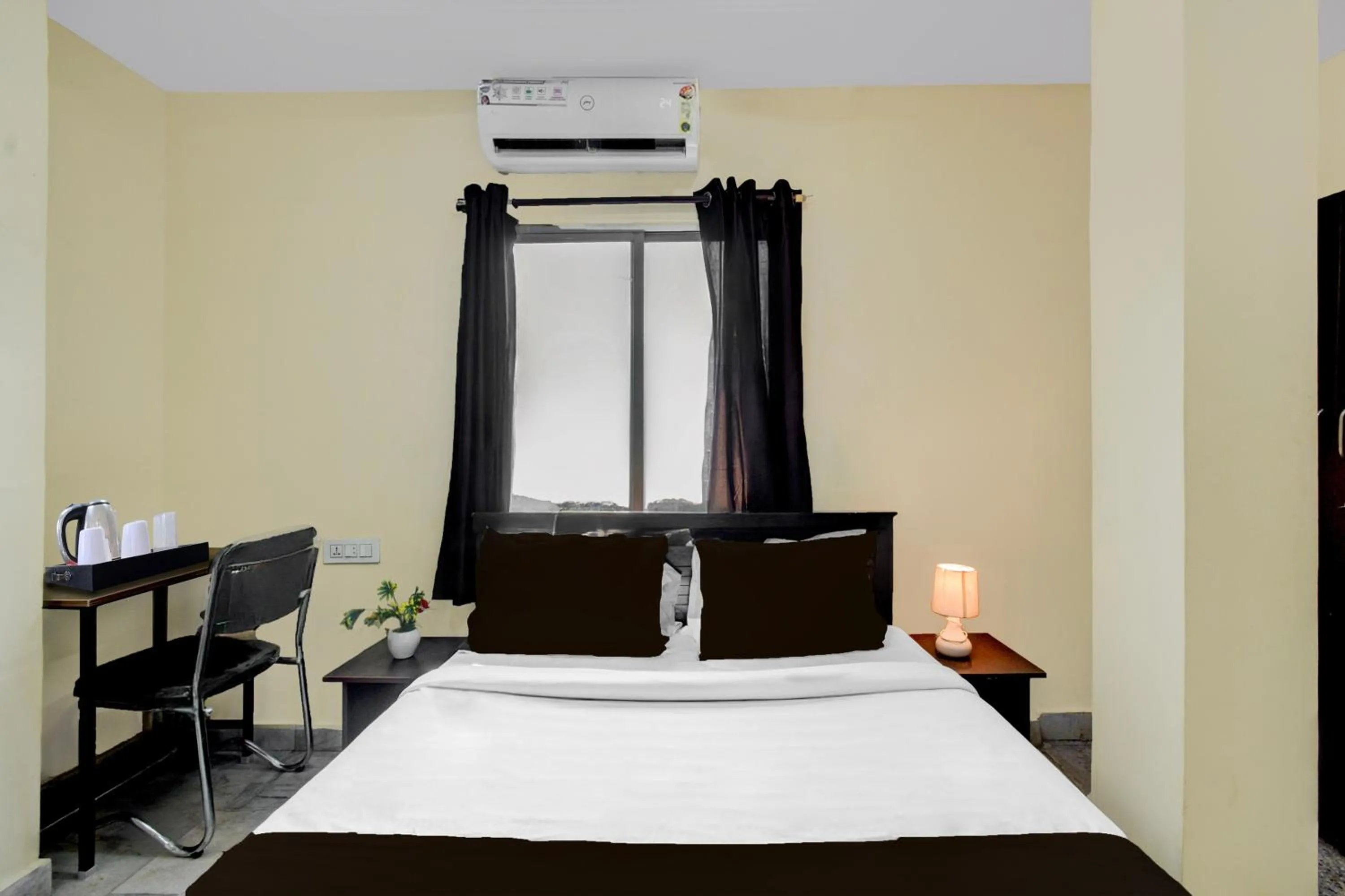 Bedroom, Bed in Super Collection O Kothapet Near Omini Hospital