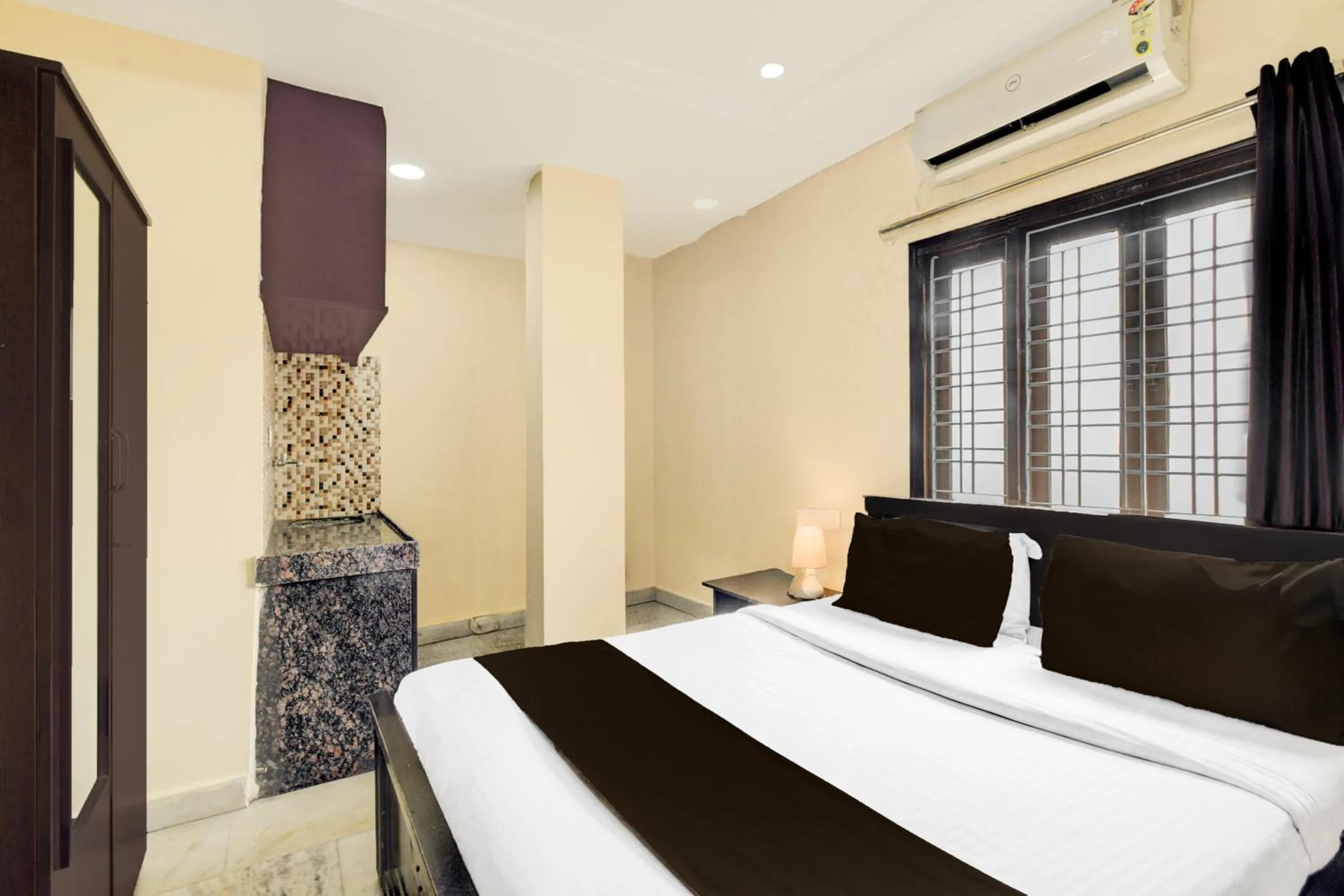 Bedroom, Bed in Super Collection O Kothapet Near Omini Hospital