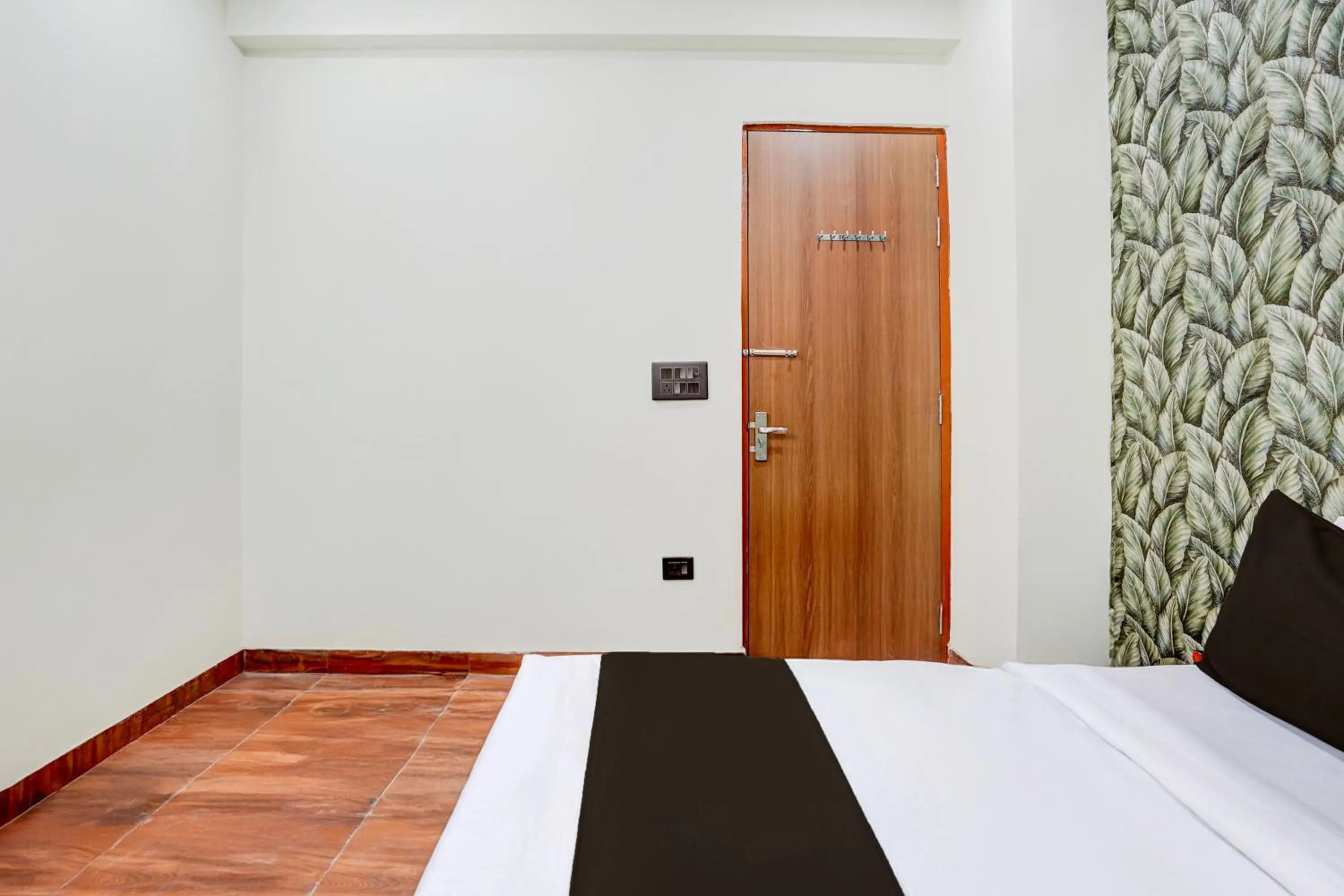 Facade/entrance in Super Hotel O Highway Residency