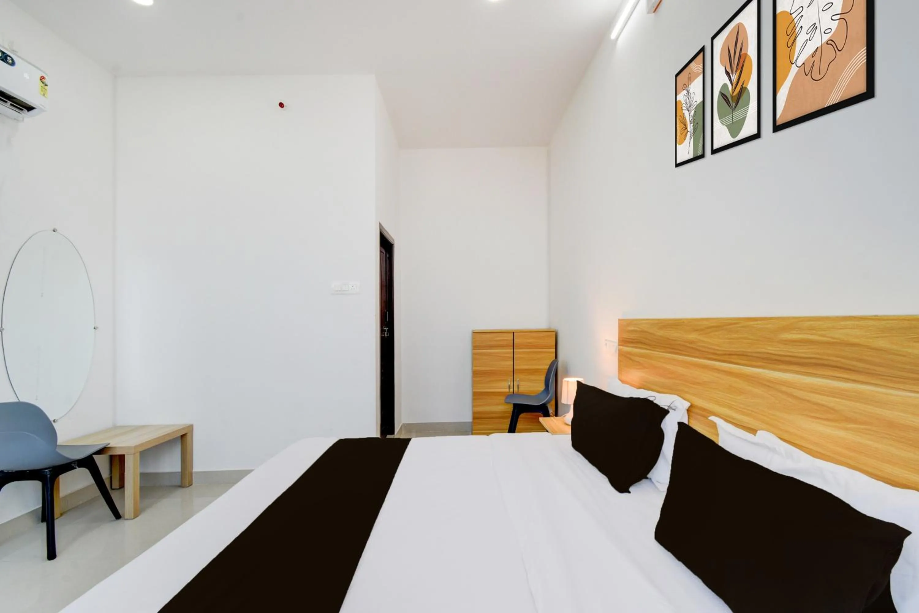 Bedroom, Bed in Hotel O Nayati Grand