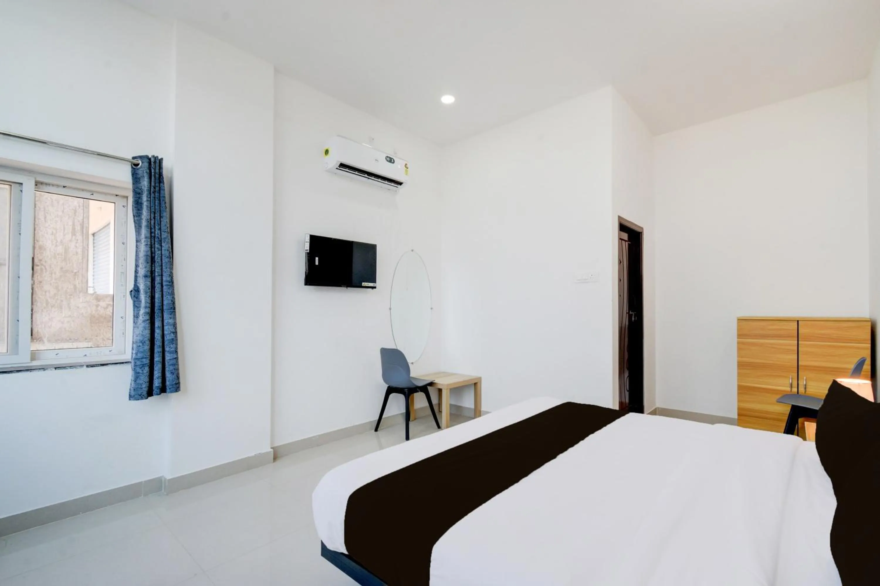 Bedroom, Bed in Hotel O Nayati Grand