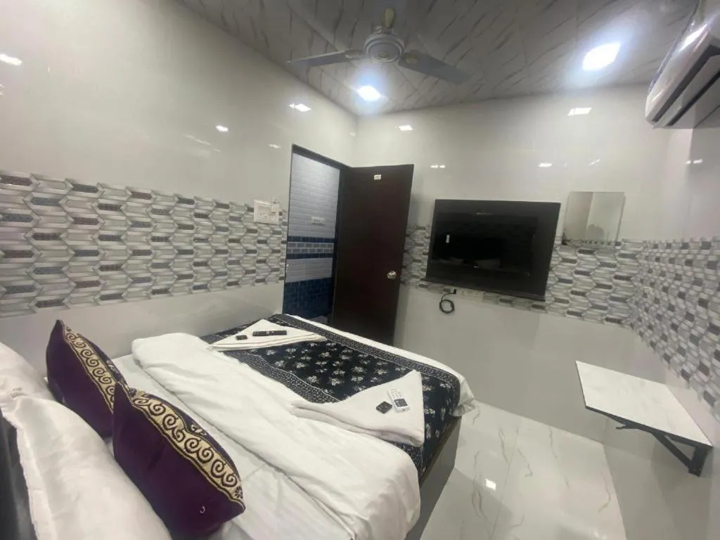 Bedroom, Bed in Hotel O Sai Residency