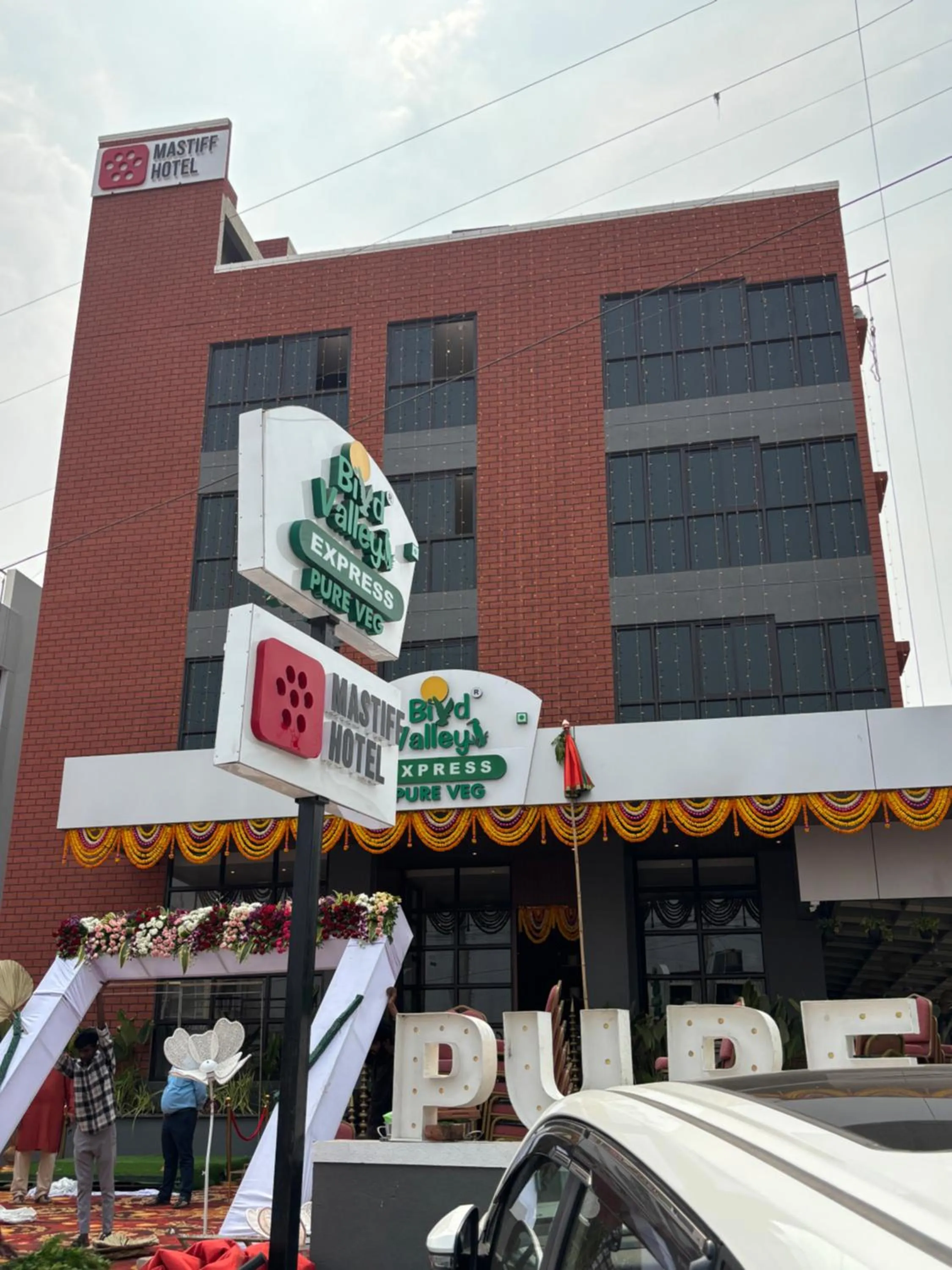 Mastiff Hotel Hinjawadi Pune