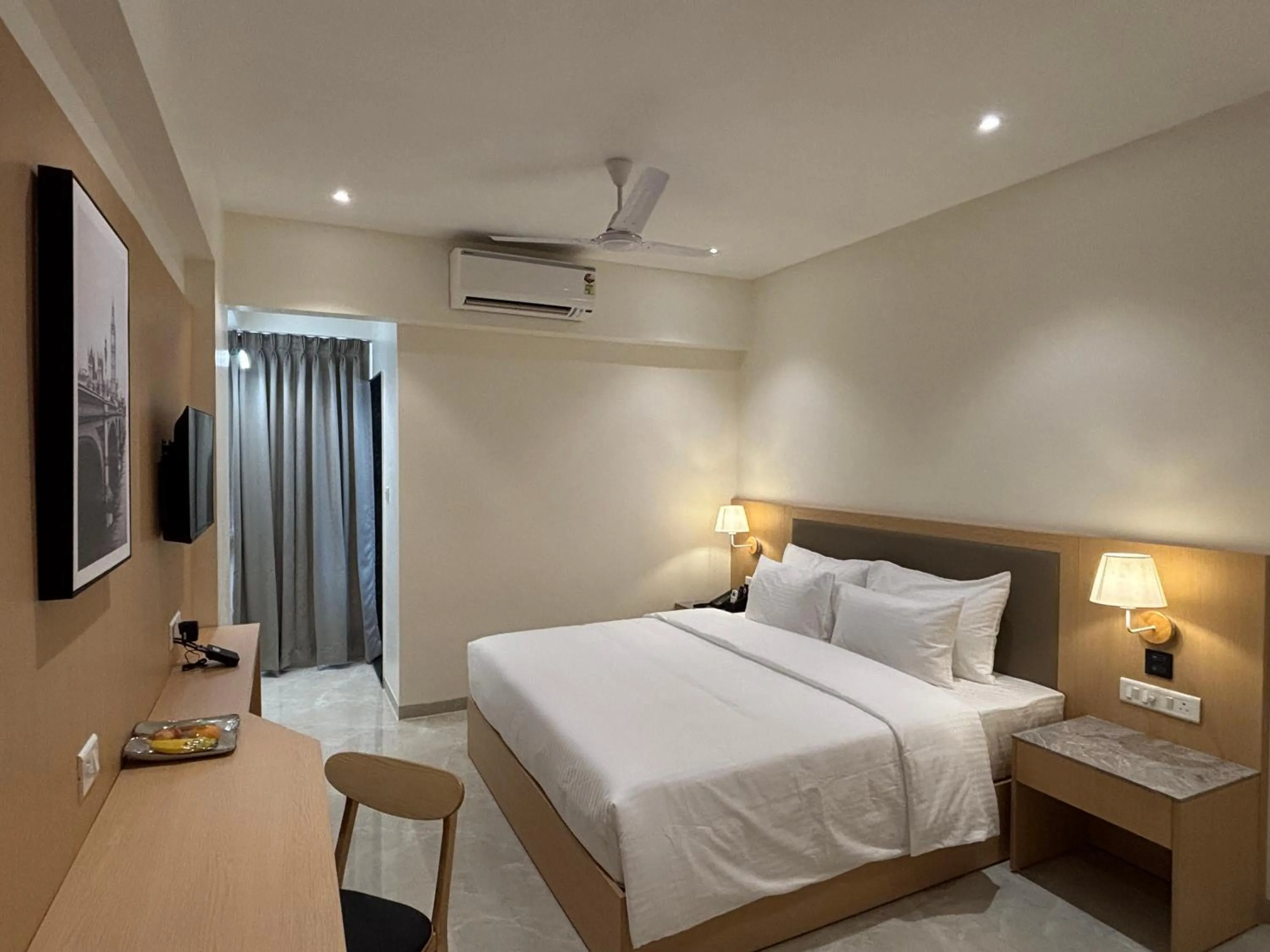 Bed in Mastiff Hotel Hinjawadi Pune