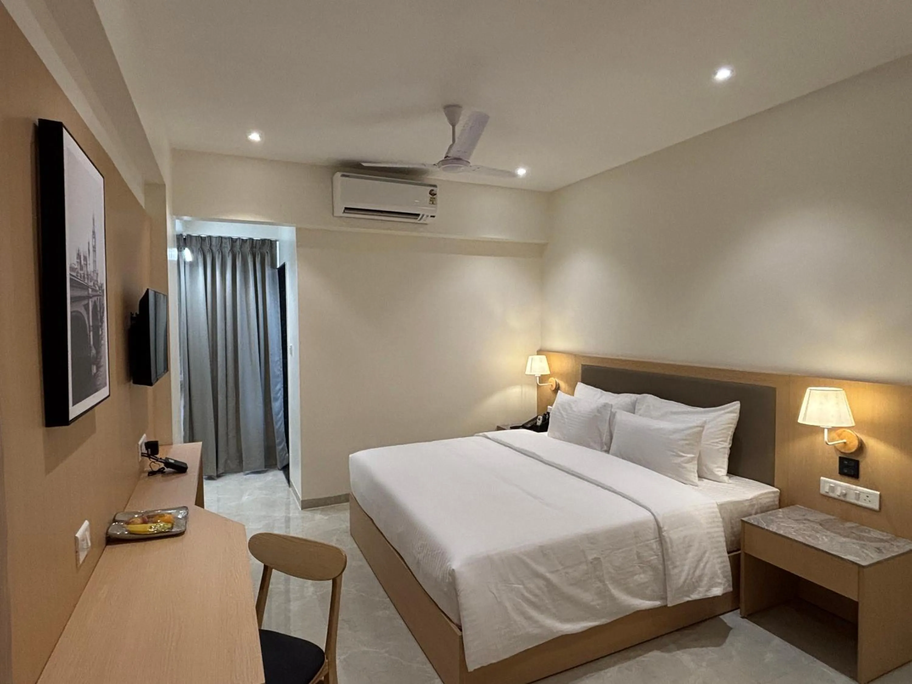 Bed in Mastiff Hotel Hinjawadi Pune