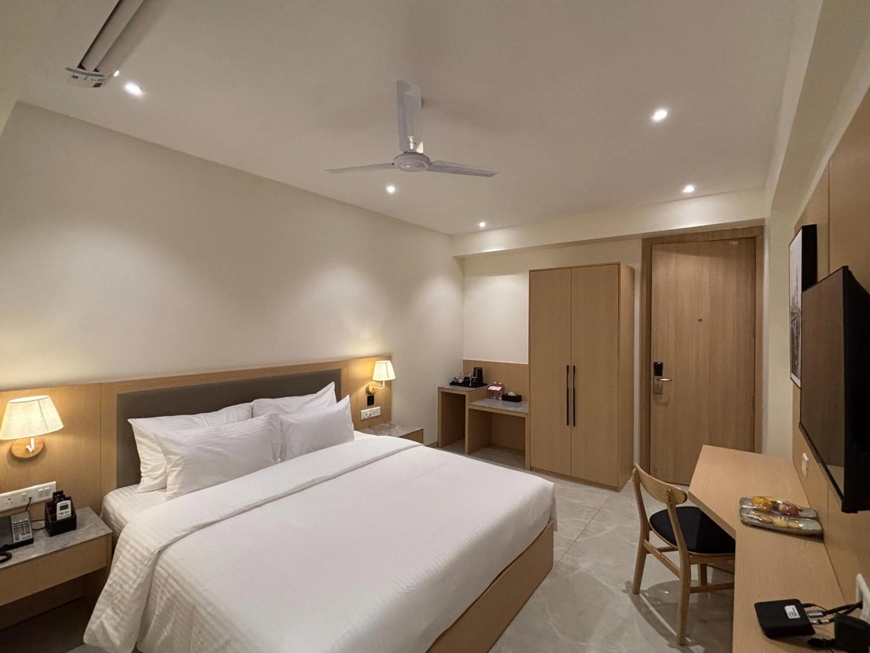 Bedroom, Bed in Mastiff Hotel Hinjawadi Pune