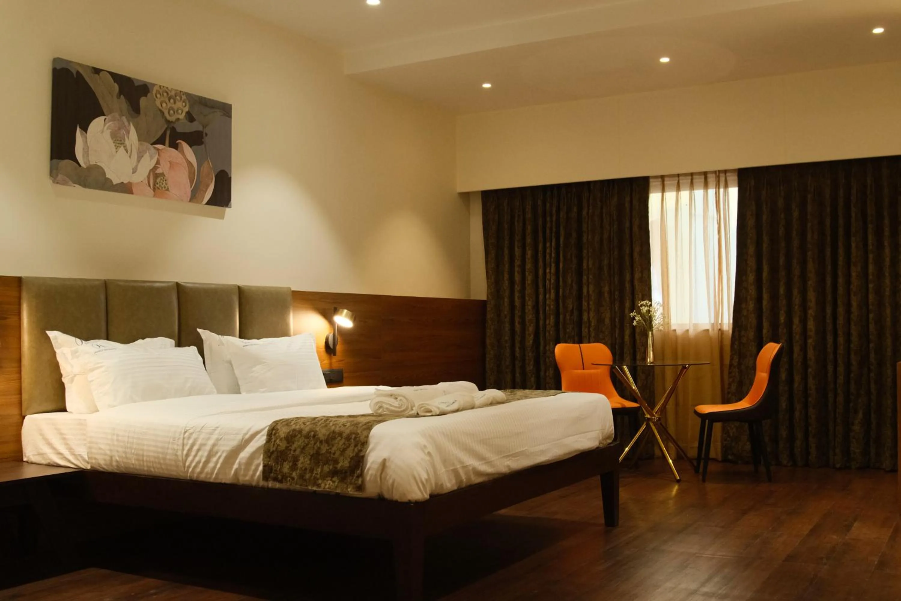 Bedroom, Bed in Sunstone Suites