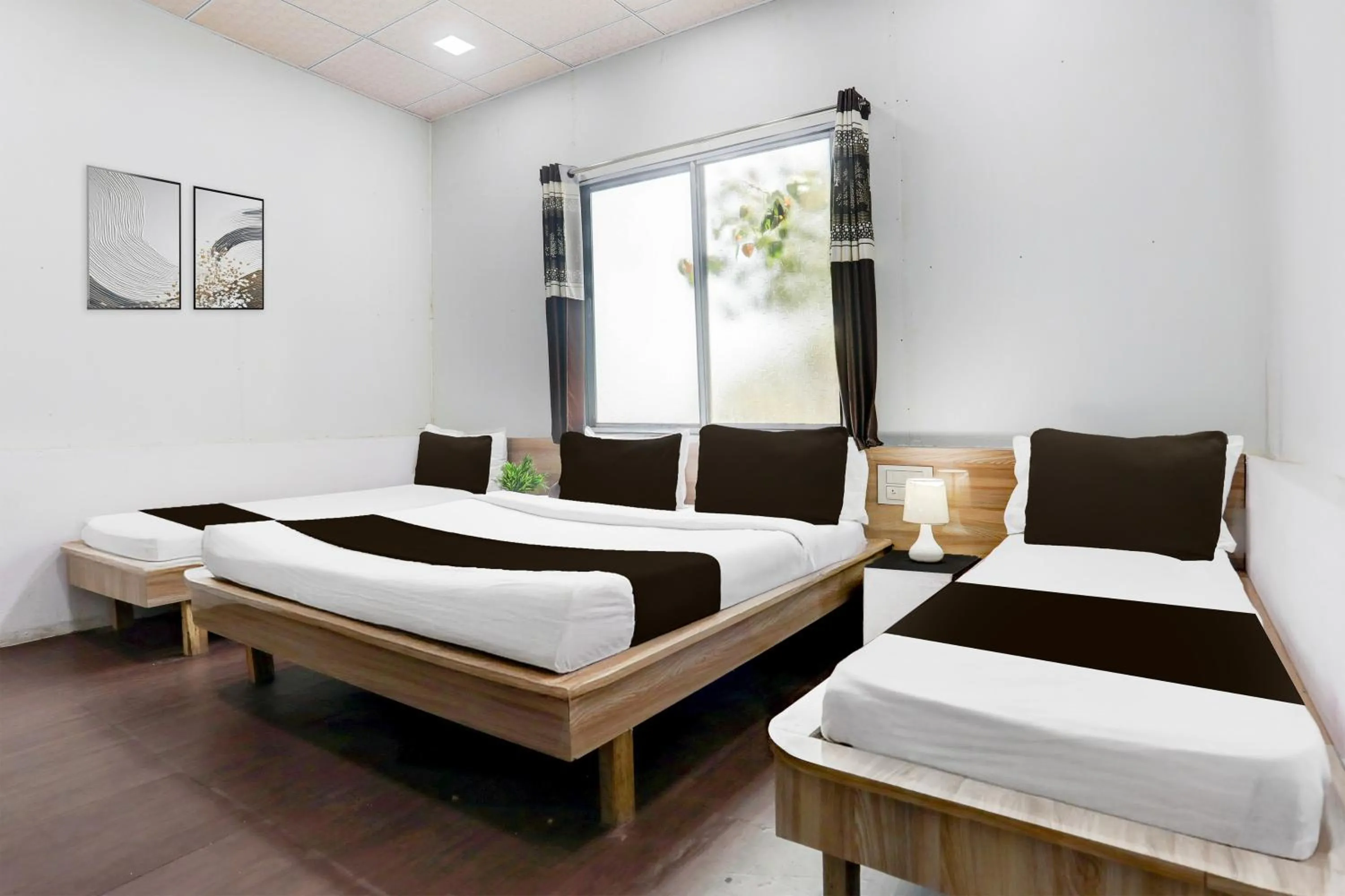 Bedroom in Hotel O Dwarka Formerly Hotel Shree