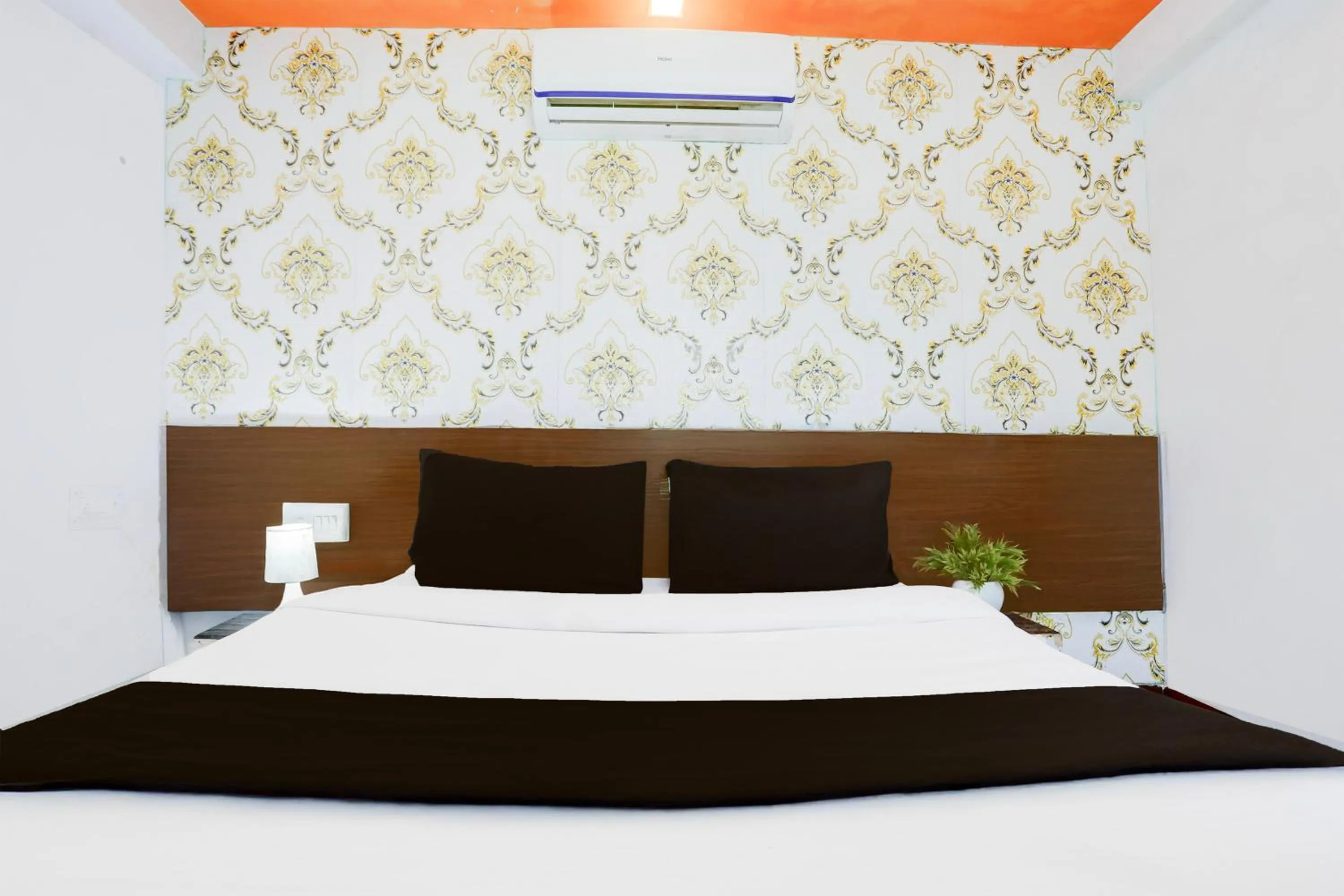 Bedroom in Hotel O Dwarka Formerly Hotel Shree