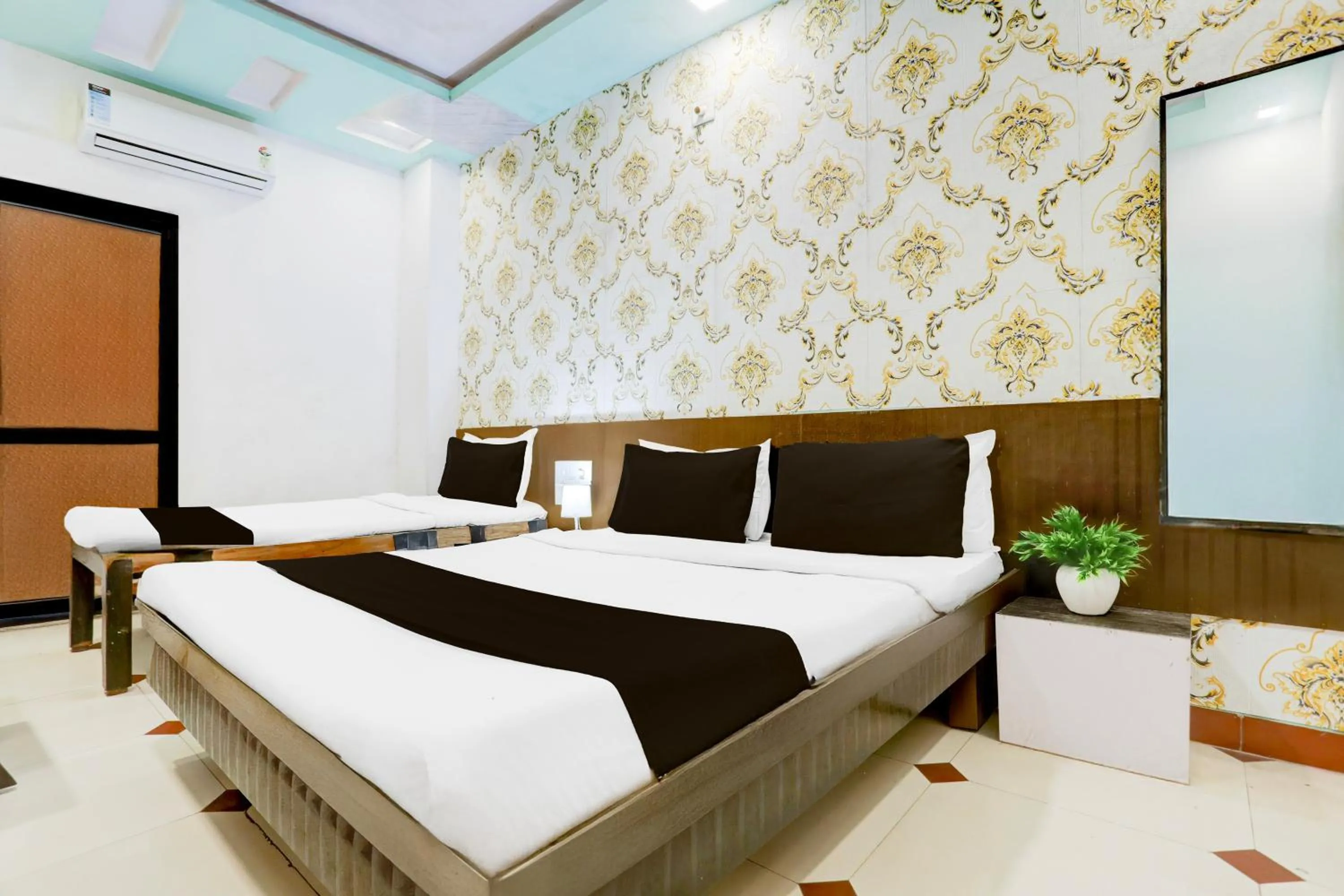 Bedroom in Hotel O Dwarka Formerly Hotel Shree