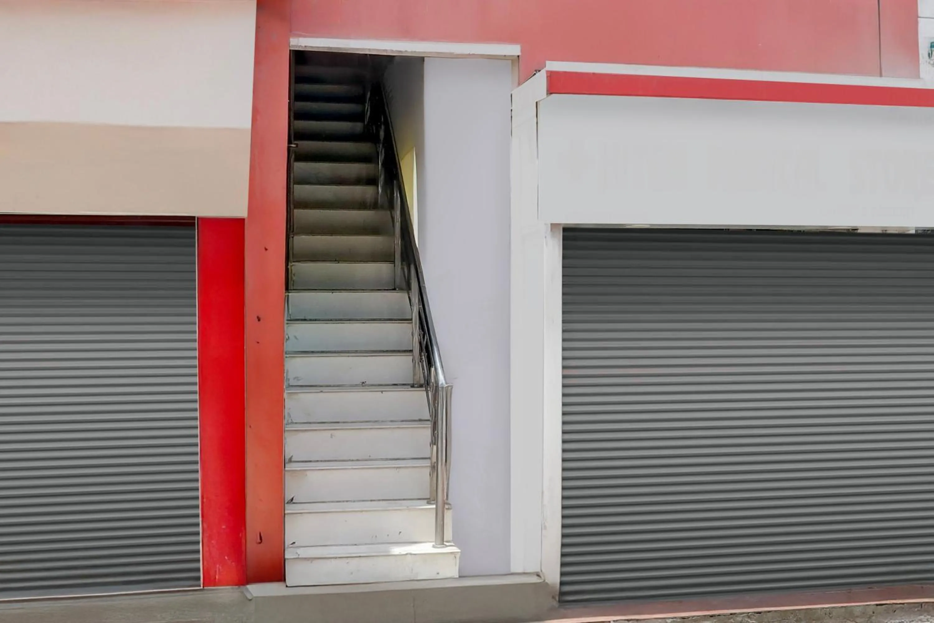 Facade/entrance in Hotel O Dwarka Formerly Hotel Shree