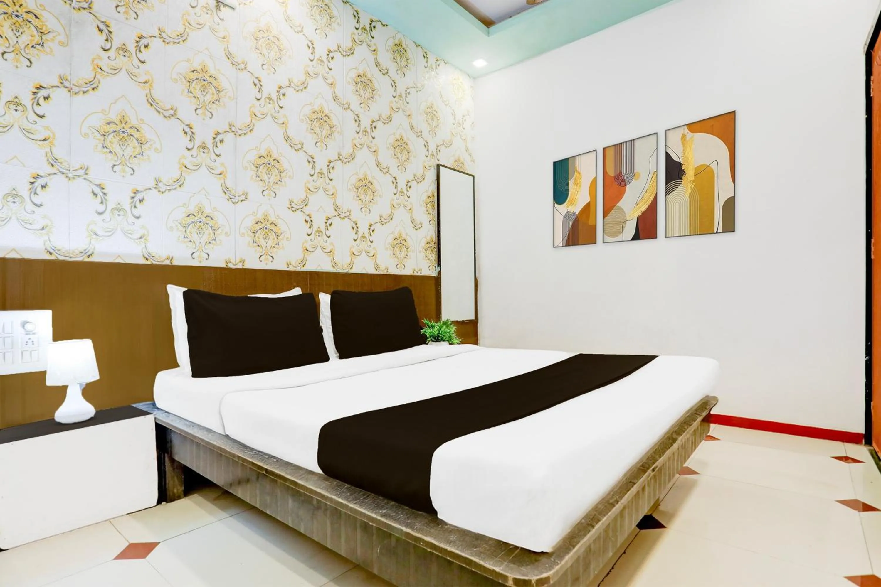 Bedroom in Hotel O Dwarka Formerly Hotel Shree
