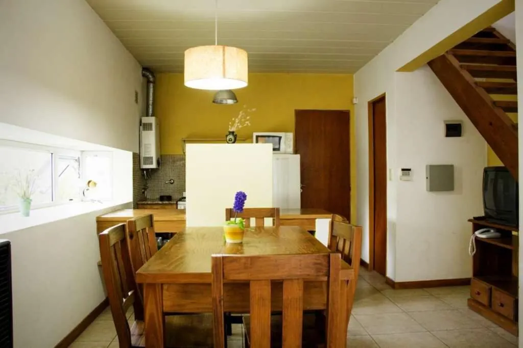 Dining area in Cabañas Sottobosco