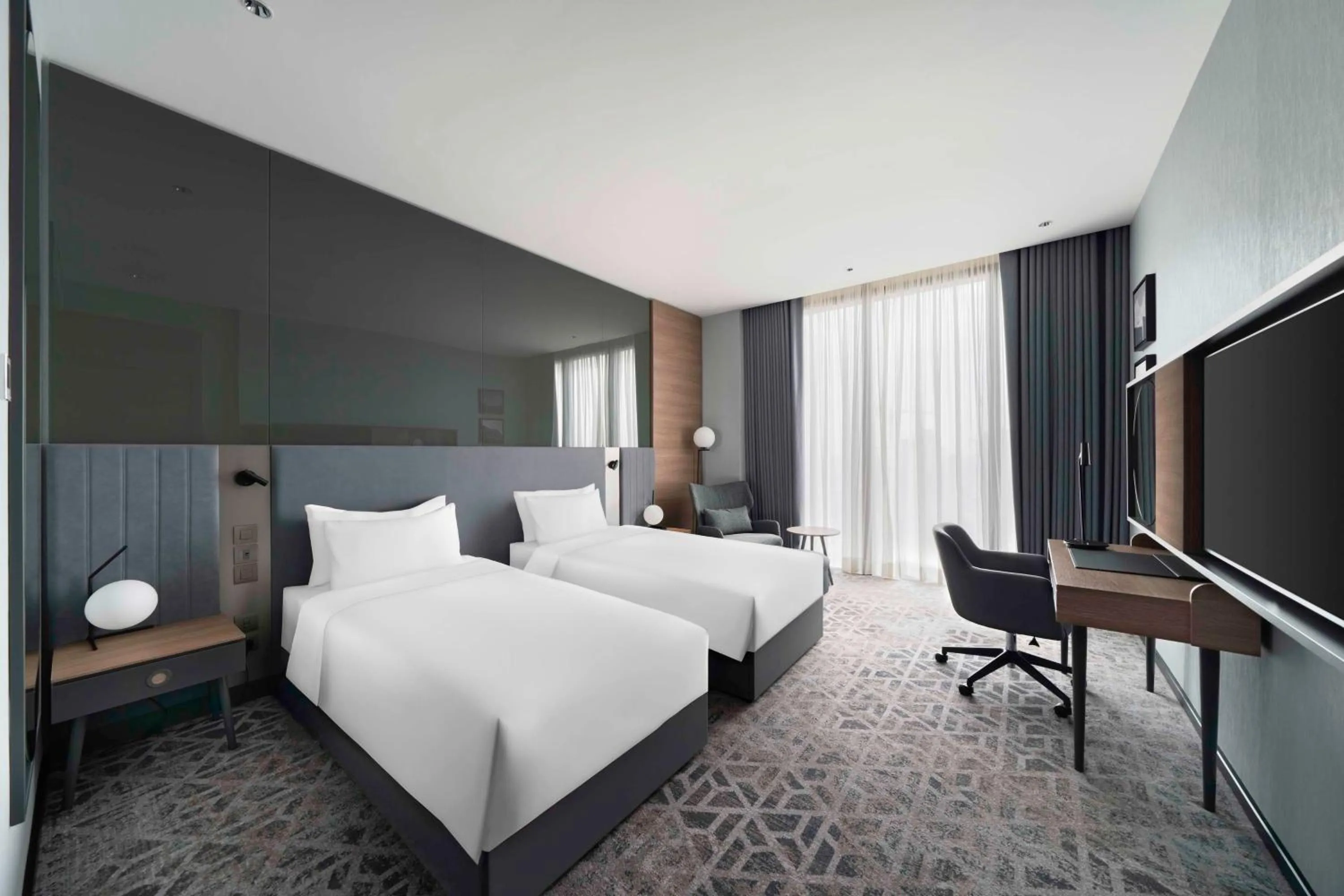 Bedroom, Bed in Radisson Blu Hotel, Riyadh Al Sahafa