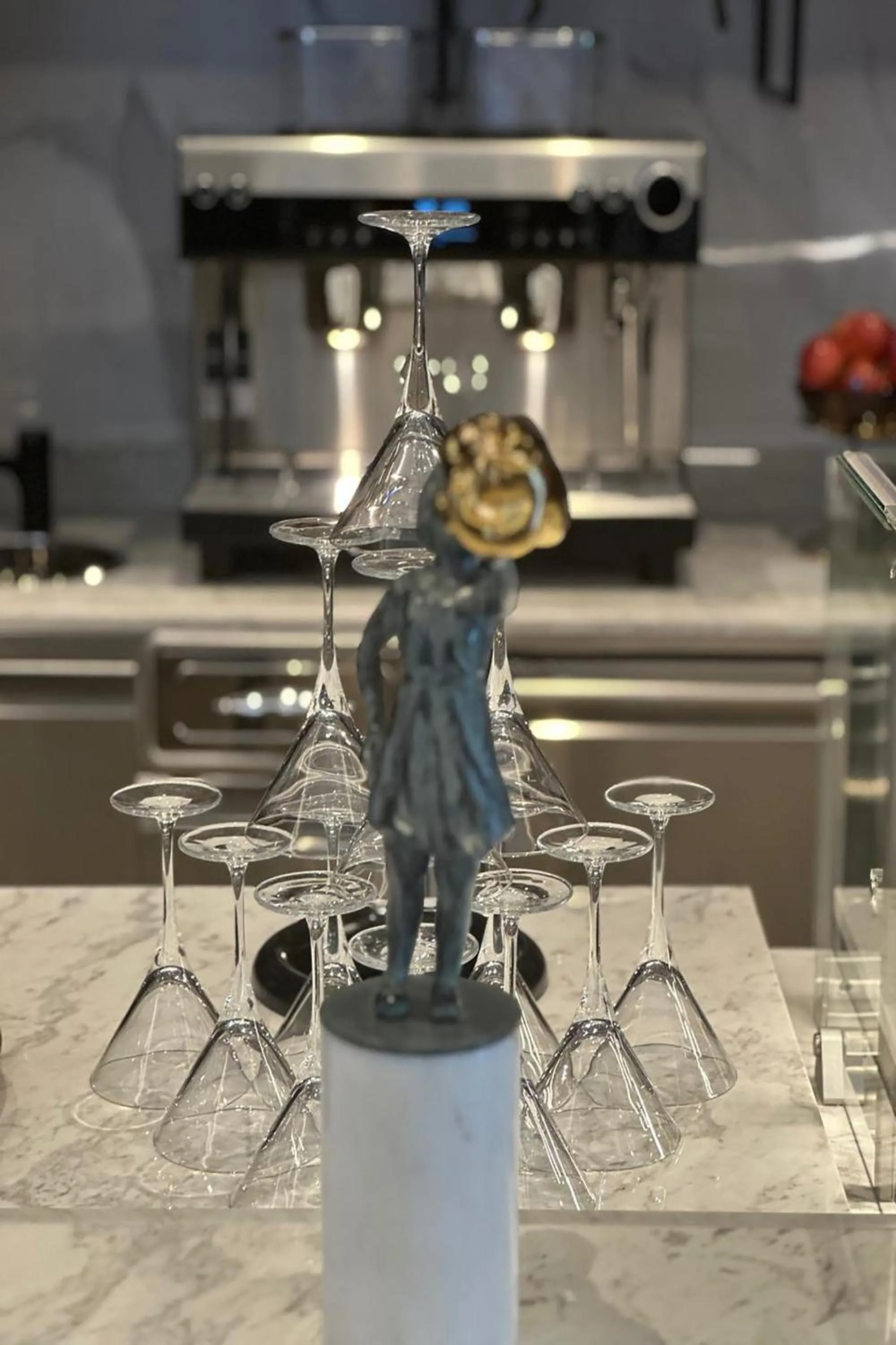 Lounge or bar in Radisson Blu Hotel, Riyadh Al Sahafa