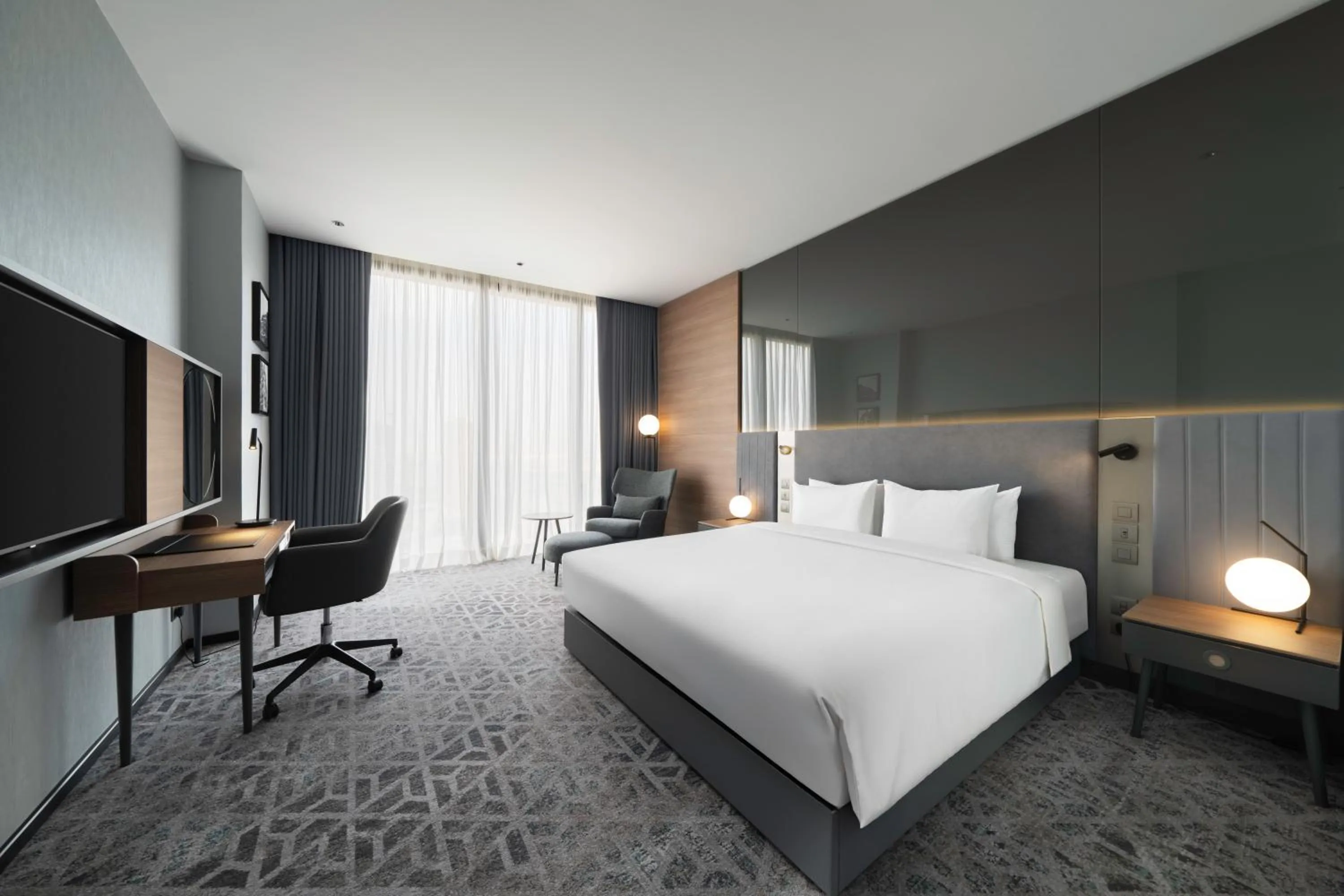 Bedroom, Bed in Radisson Blu Hotel, Riyadh Al Sahafa