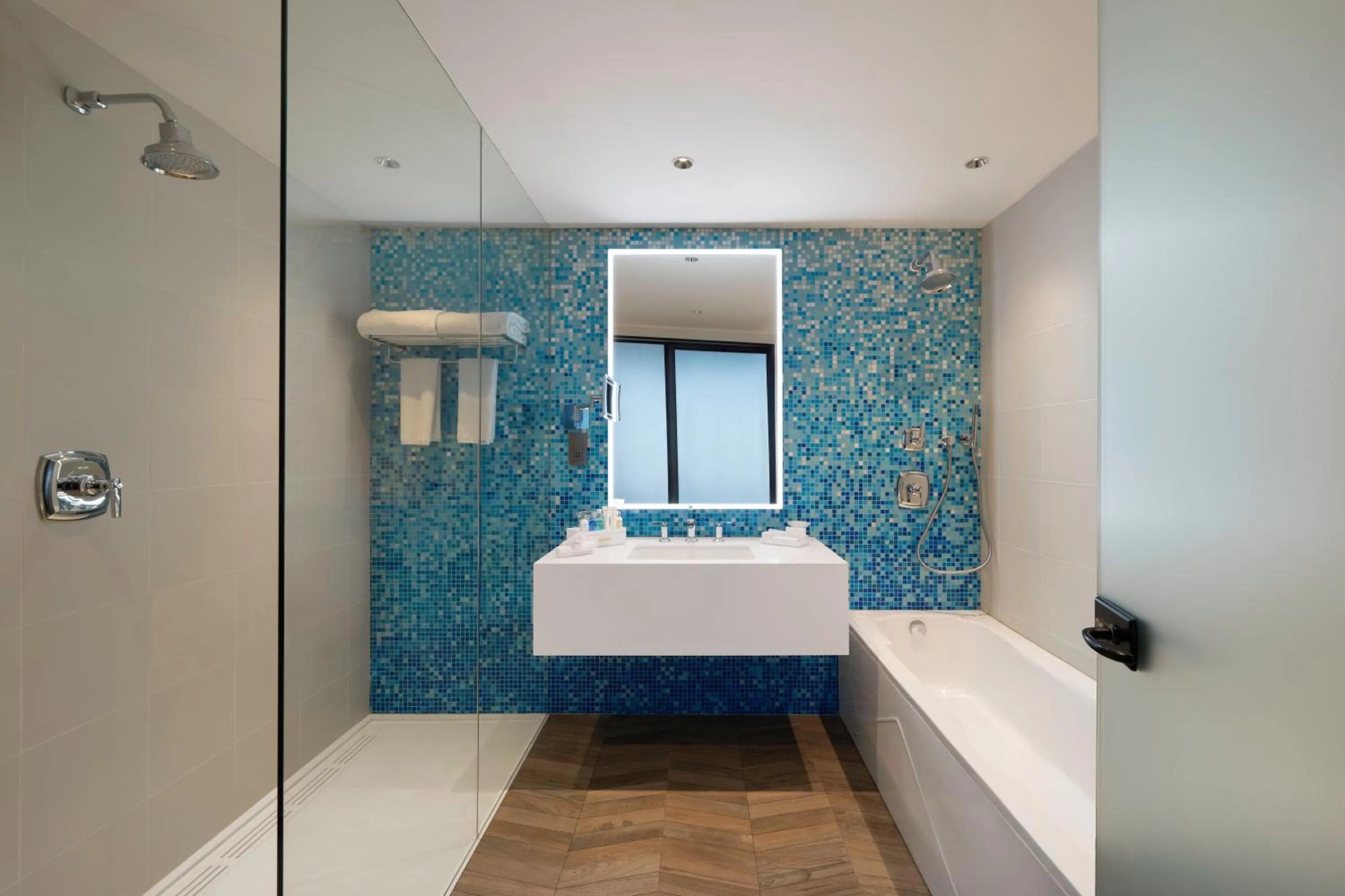 Shower in Radisson Blu Hotel, Riyadh Al Sahafa