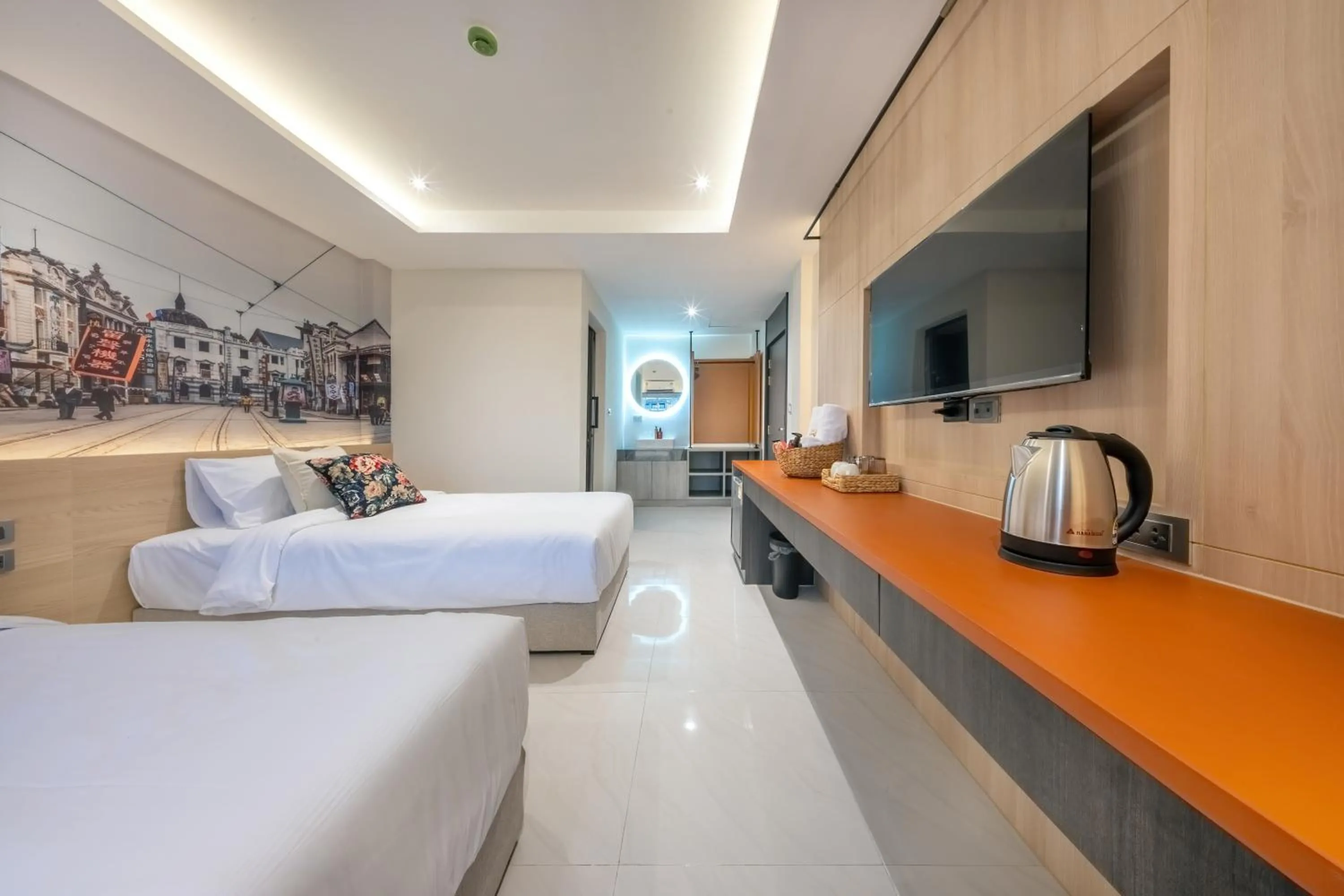 Twin Room with City View in U TOR Yaowarat - Bangkok Chinatown