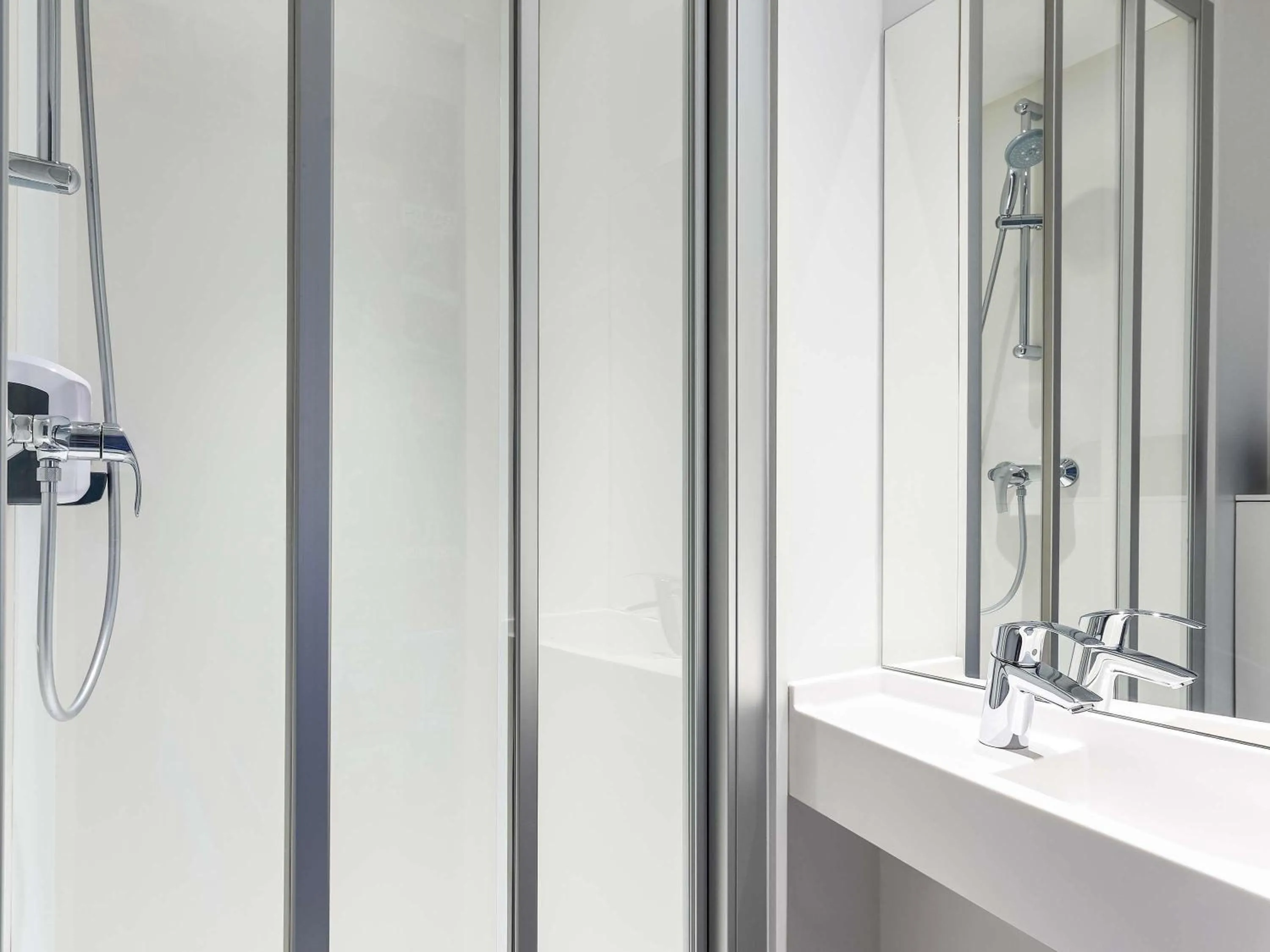 Bedroom in HotelF1 Paris Saint Ouen Marché Aux Puces