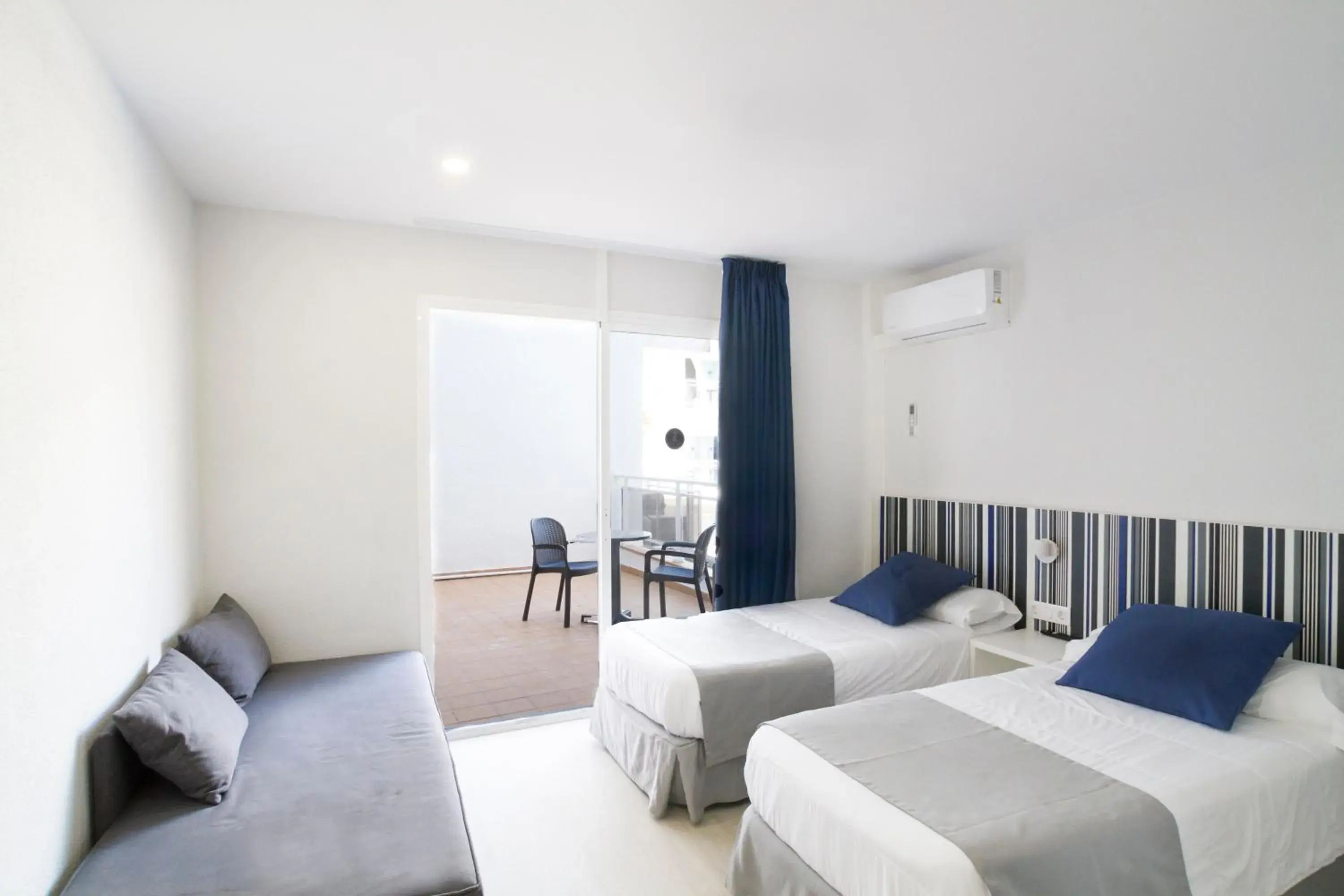 Inner courtyard view, Bed in Ibersol Sorra d'Or Inner courtyard view, Bed in Ibersol Sorra d'Or