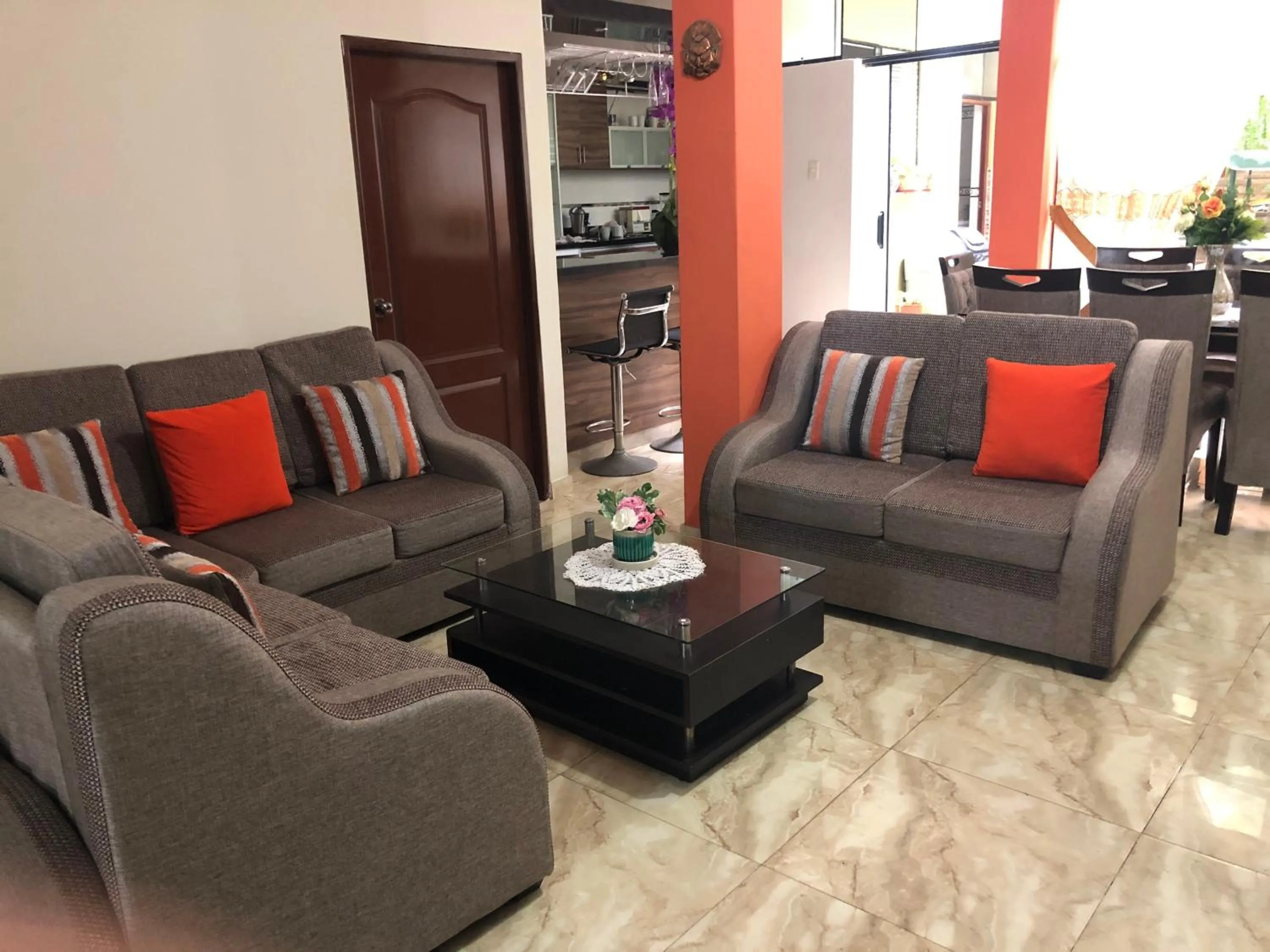 Communal lounge/ TV room in B&B Cusing Wasi