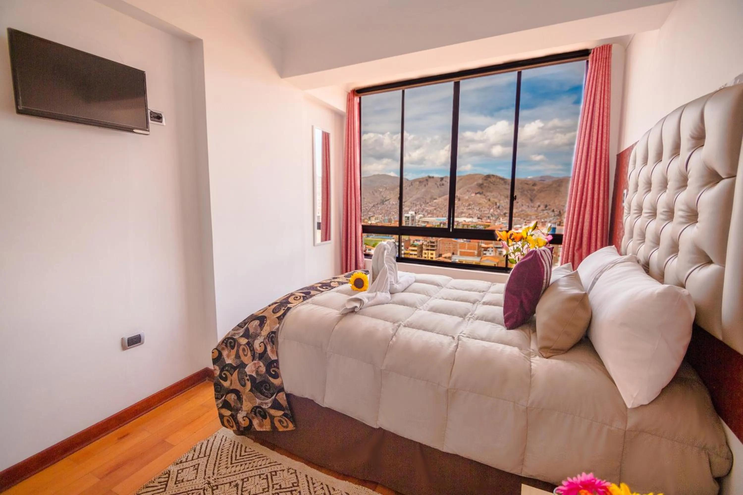 Double Room with Private Bathroom - single occupancy in RHOUSE Cusco