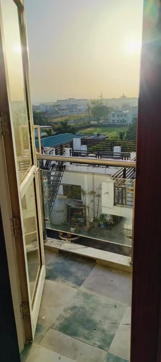 Deluxe Double Room with Balcony - single occupancy in Hotel yours pacific