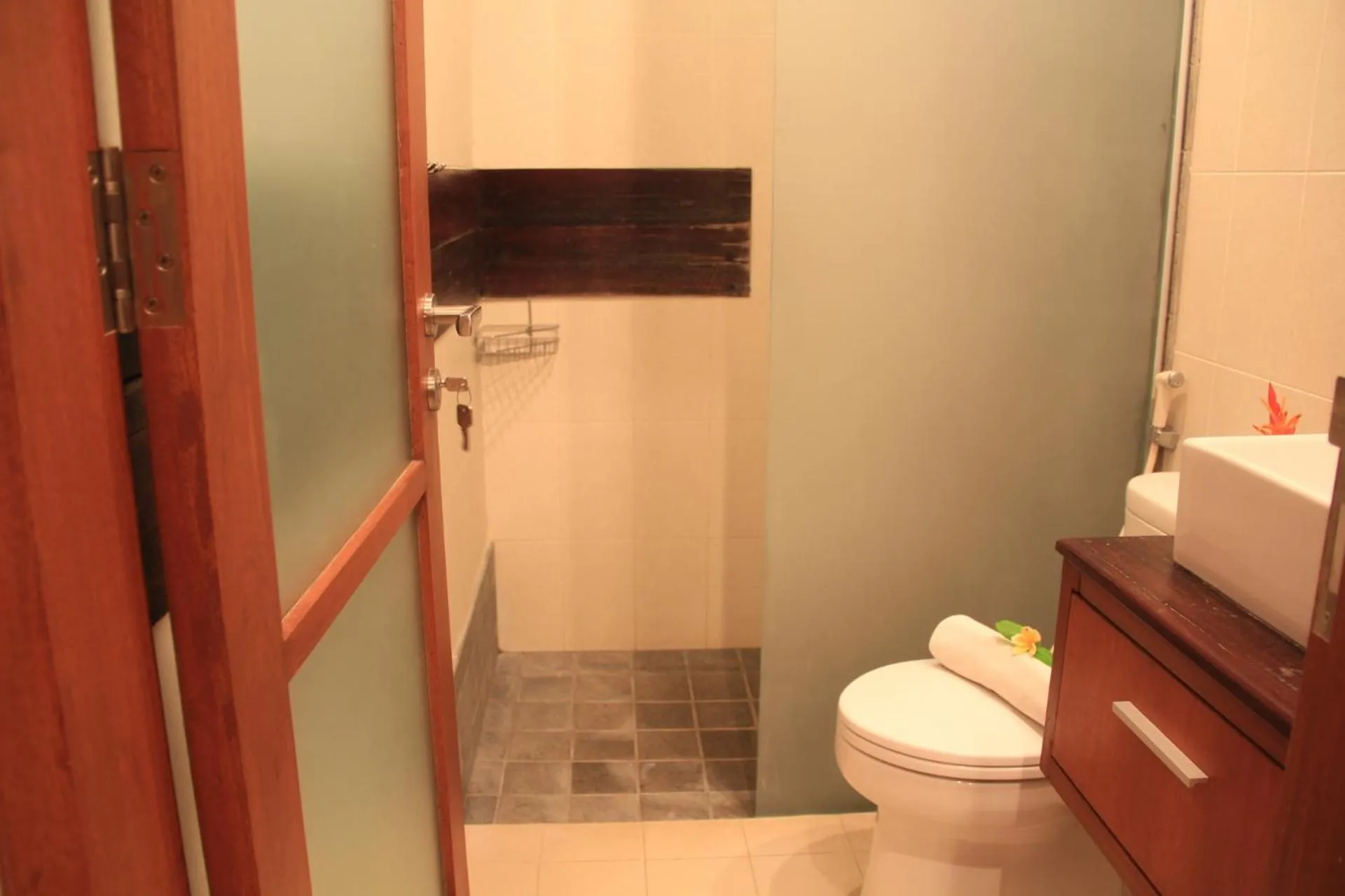 Shower in Semarandana Bedrooms and Pool