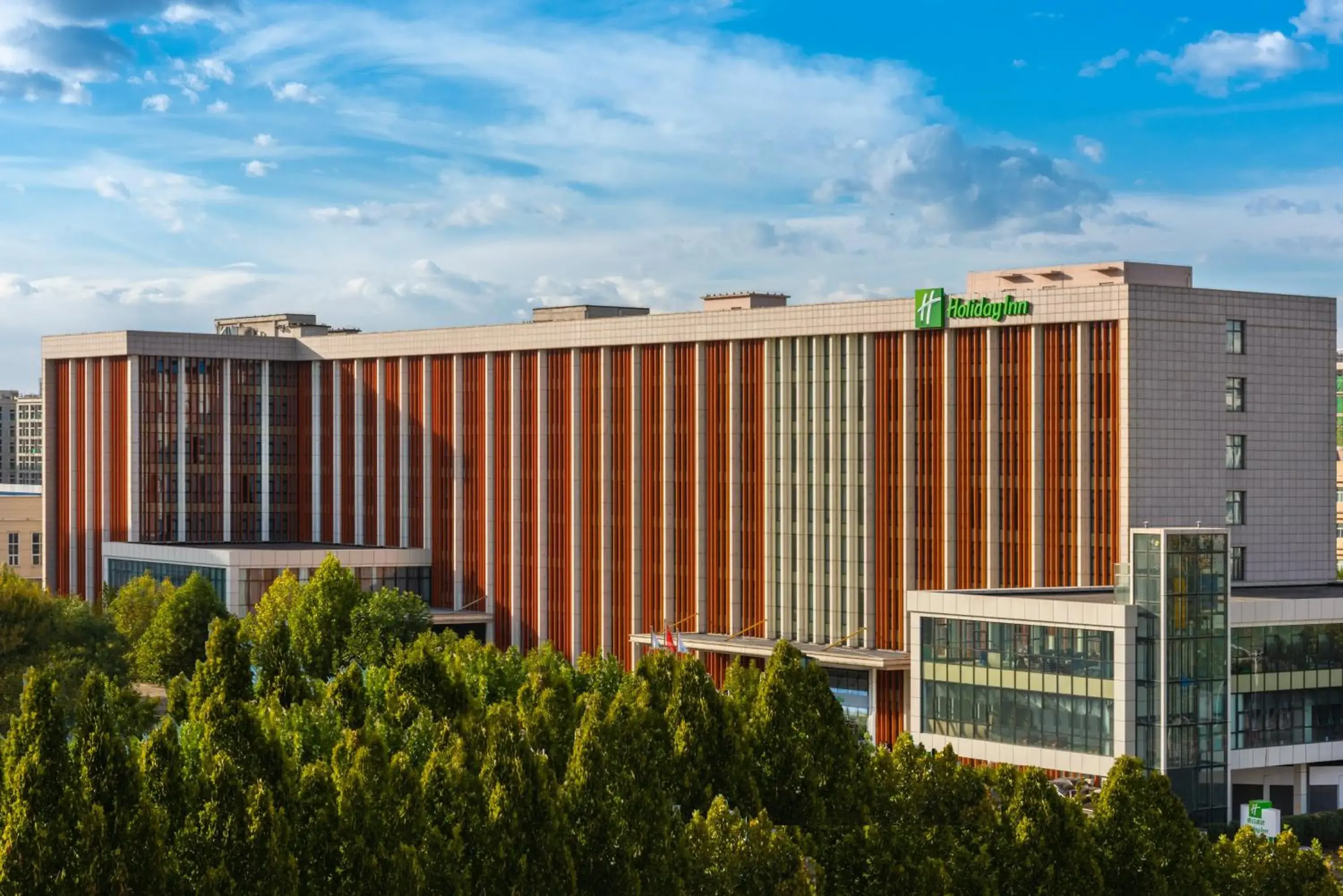 Property building in Holiday Inn Beijing Airport Zone by IHG Property building in Holiday Inn Beijing Airport Zone by IHG