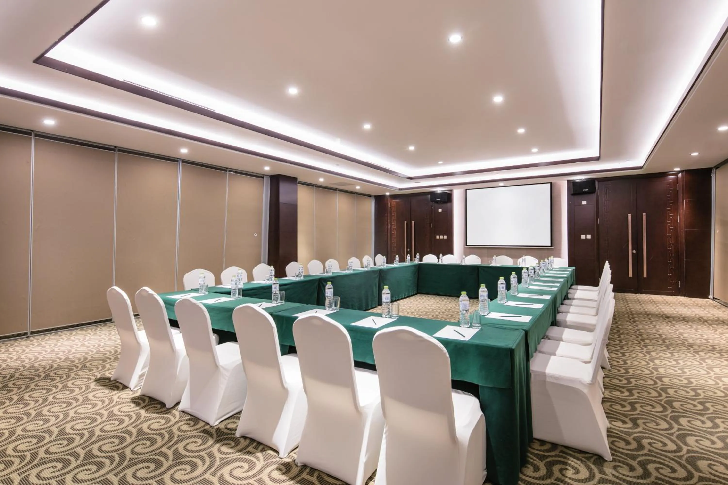 Meeting/conference room in Holiday Inn Beijing Airport Zone by IHG