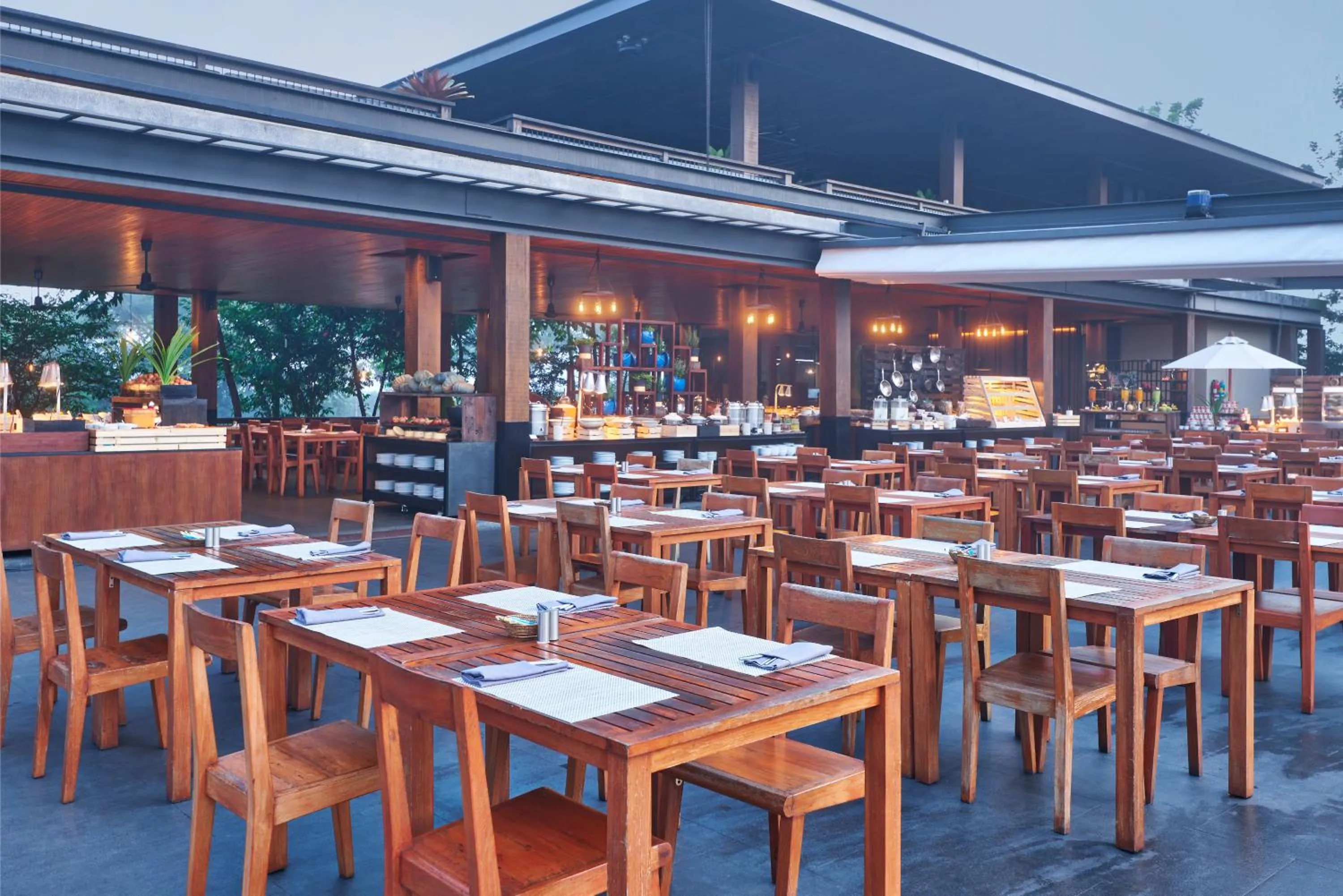 Restaurant/places to eat in atta Lakeside Resort Suite - SHA Plus Certified