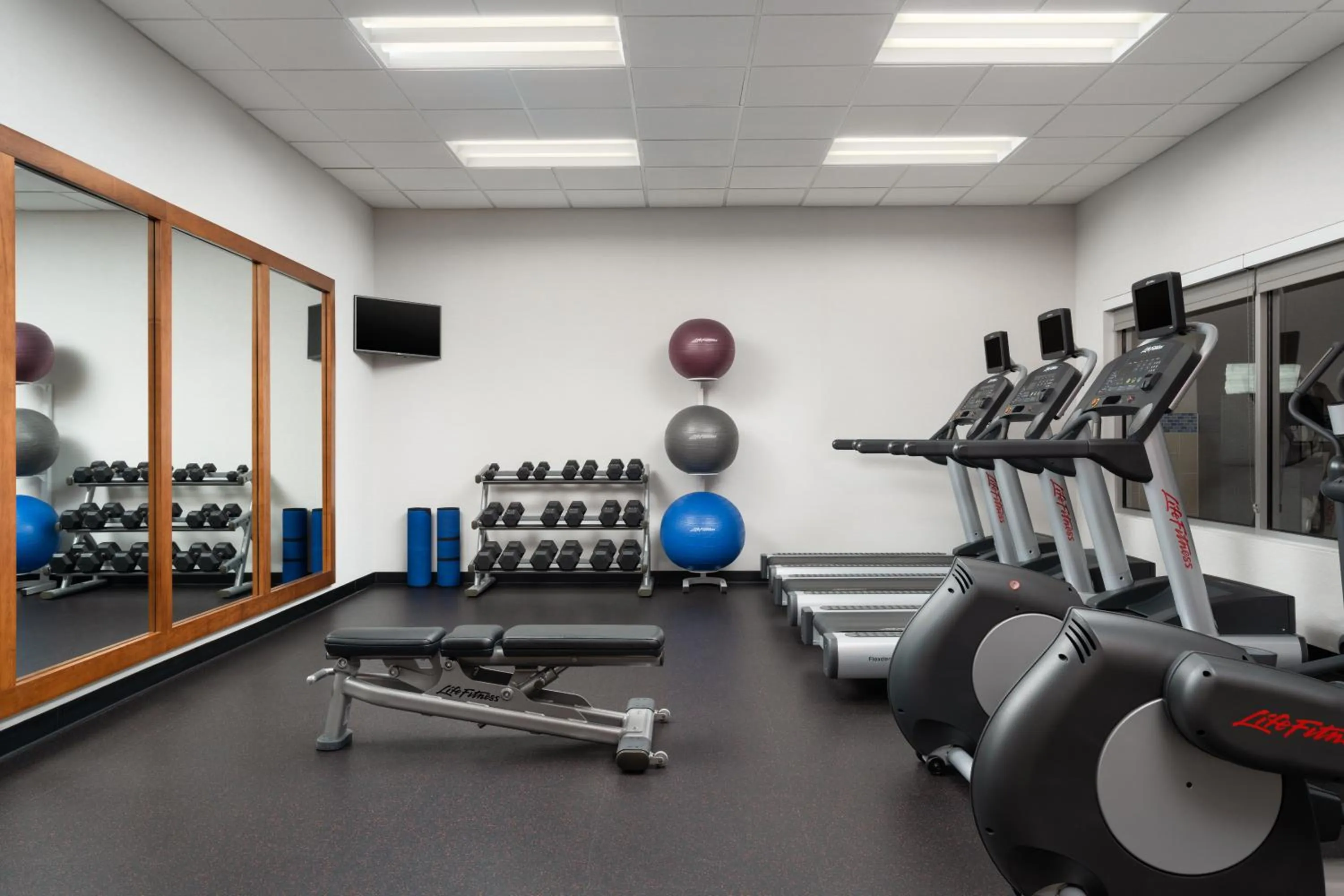 Fitness centre/facilities in TownePlace Suites by Marriott Champaign