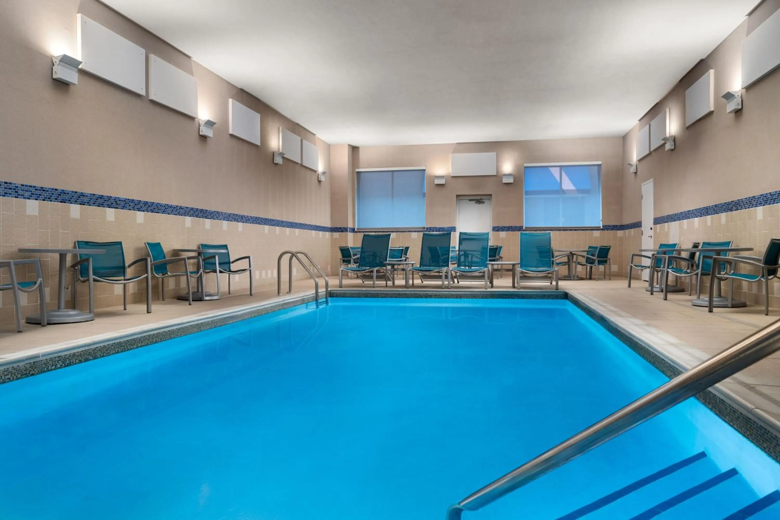 Swimming pool in TownePlace Suites by Marriott Champaign