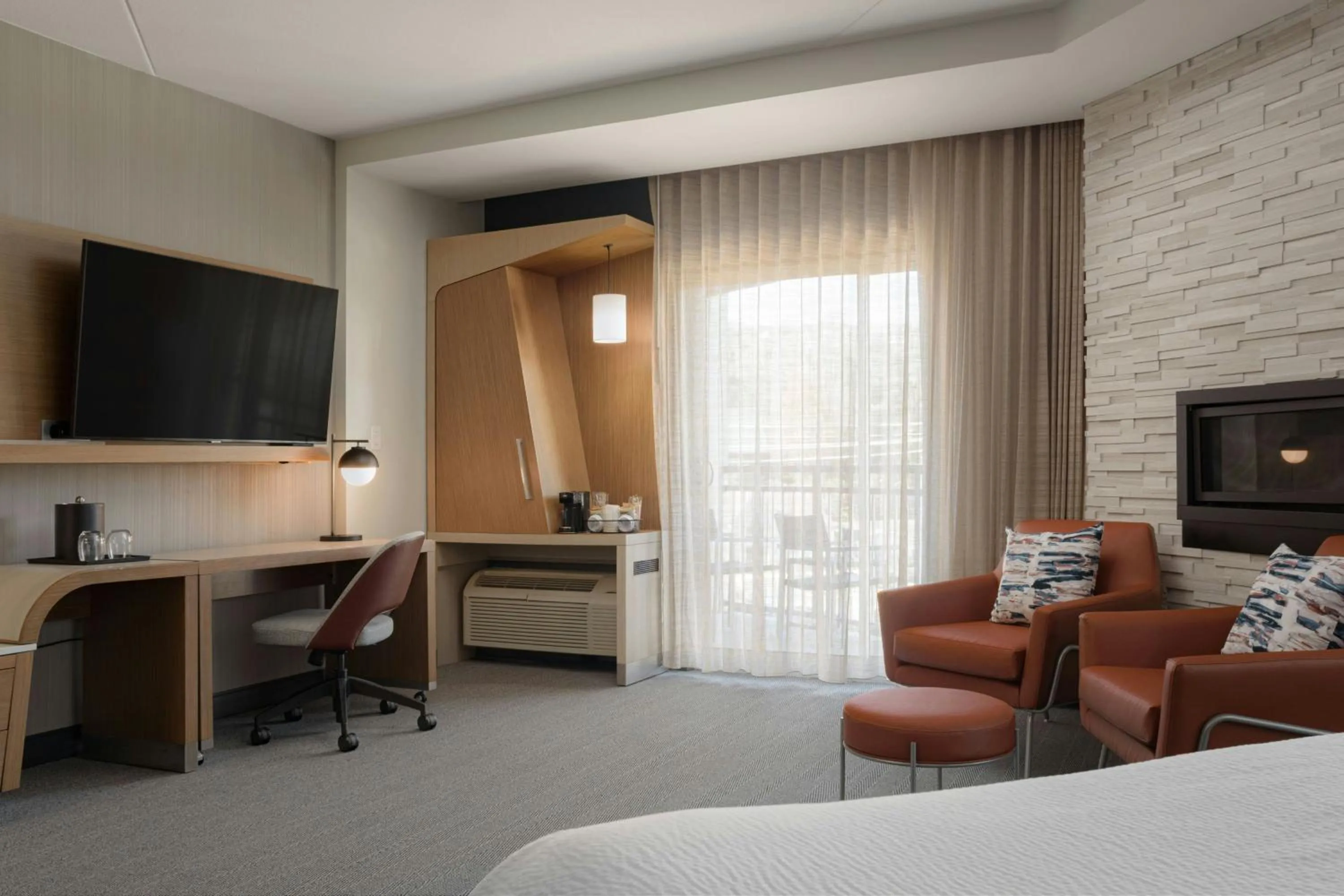 Photo of the whole room, Bed in Courtyard by Marriott Gatlinburg Downtown