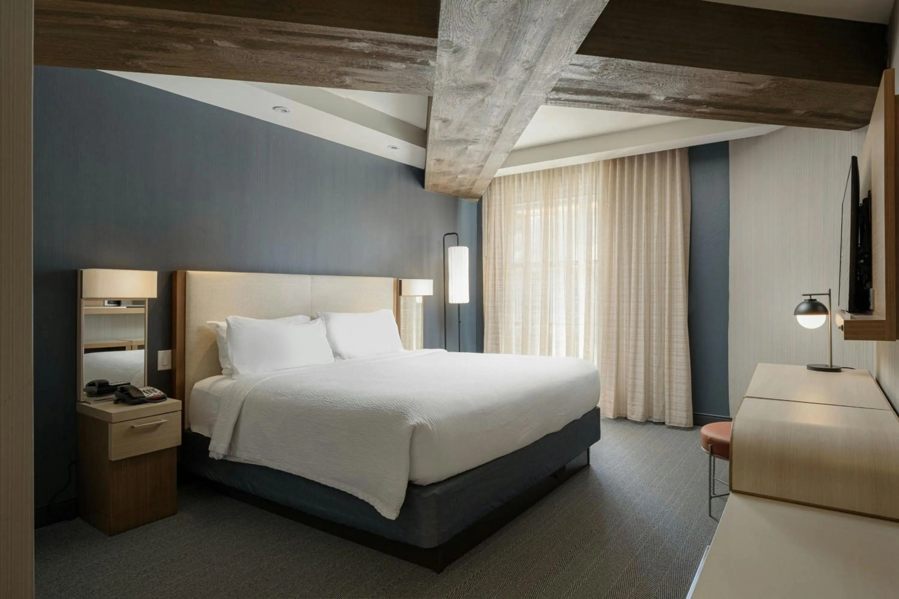 Bedroom, Bed in Courtyard by Marriott Gatlinburg Downtown
