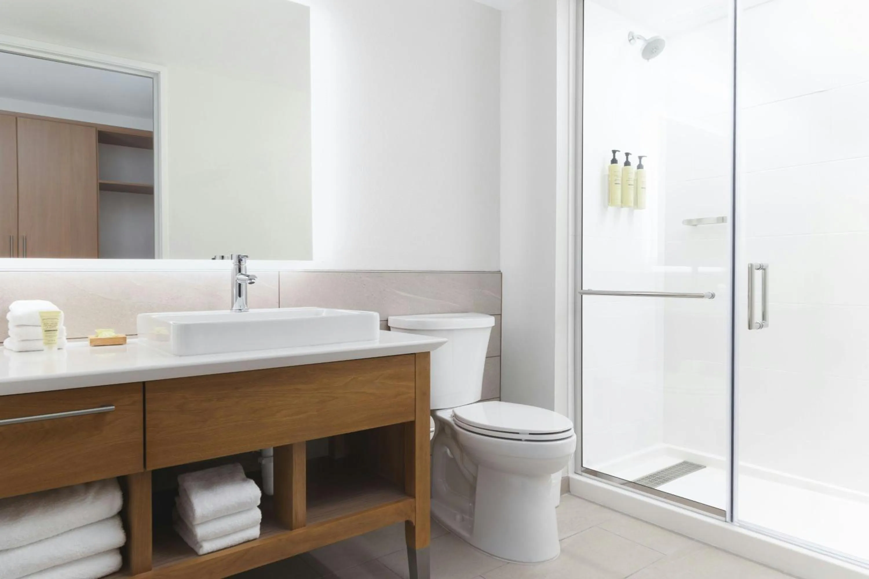 Photo of the whole room in Element Las Vegas Airport