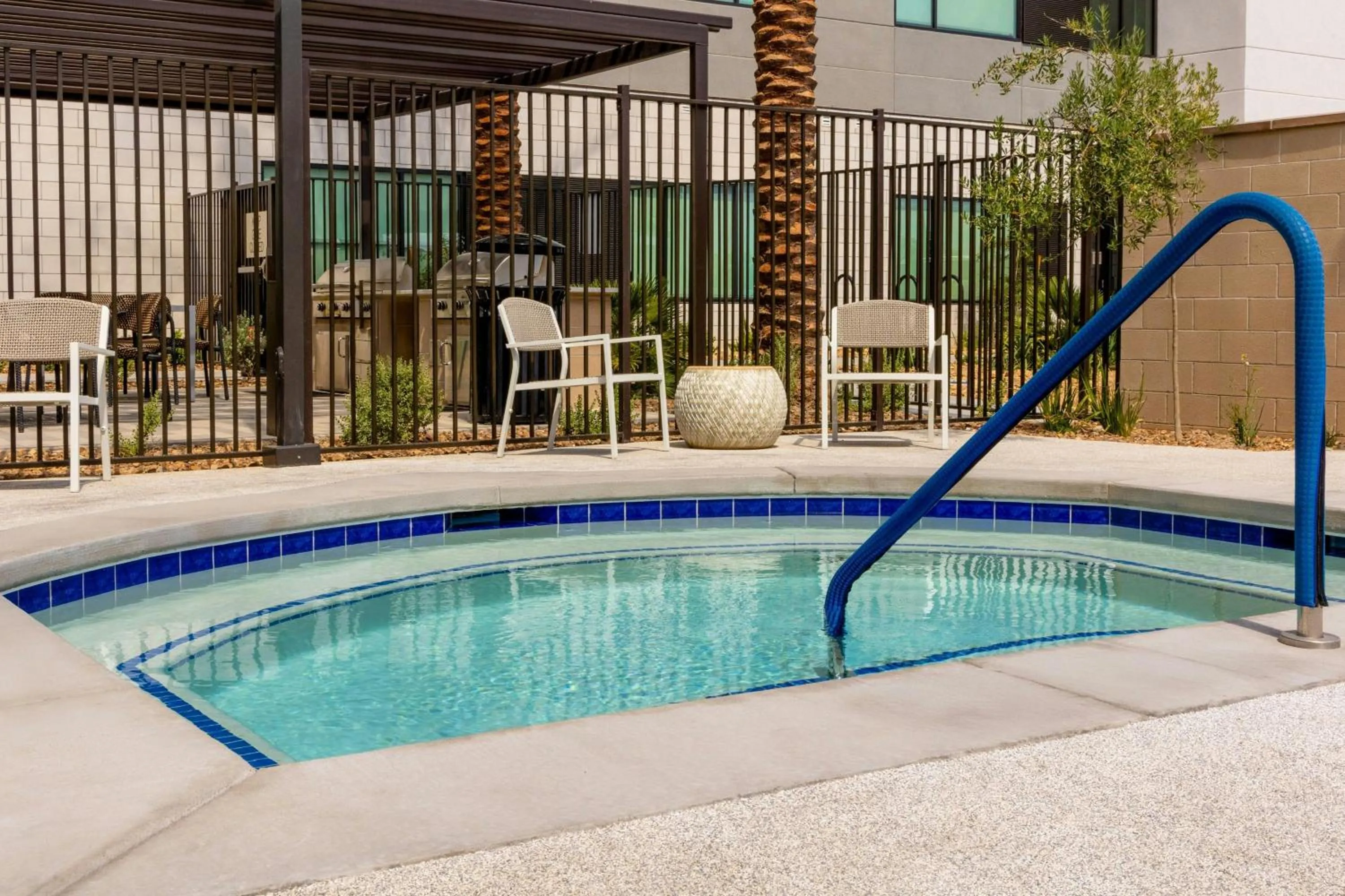 Hot Tub in Element Las Vegas Airport