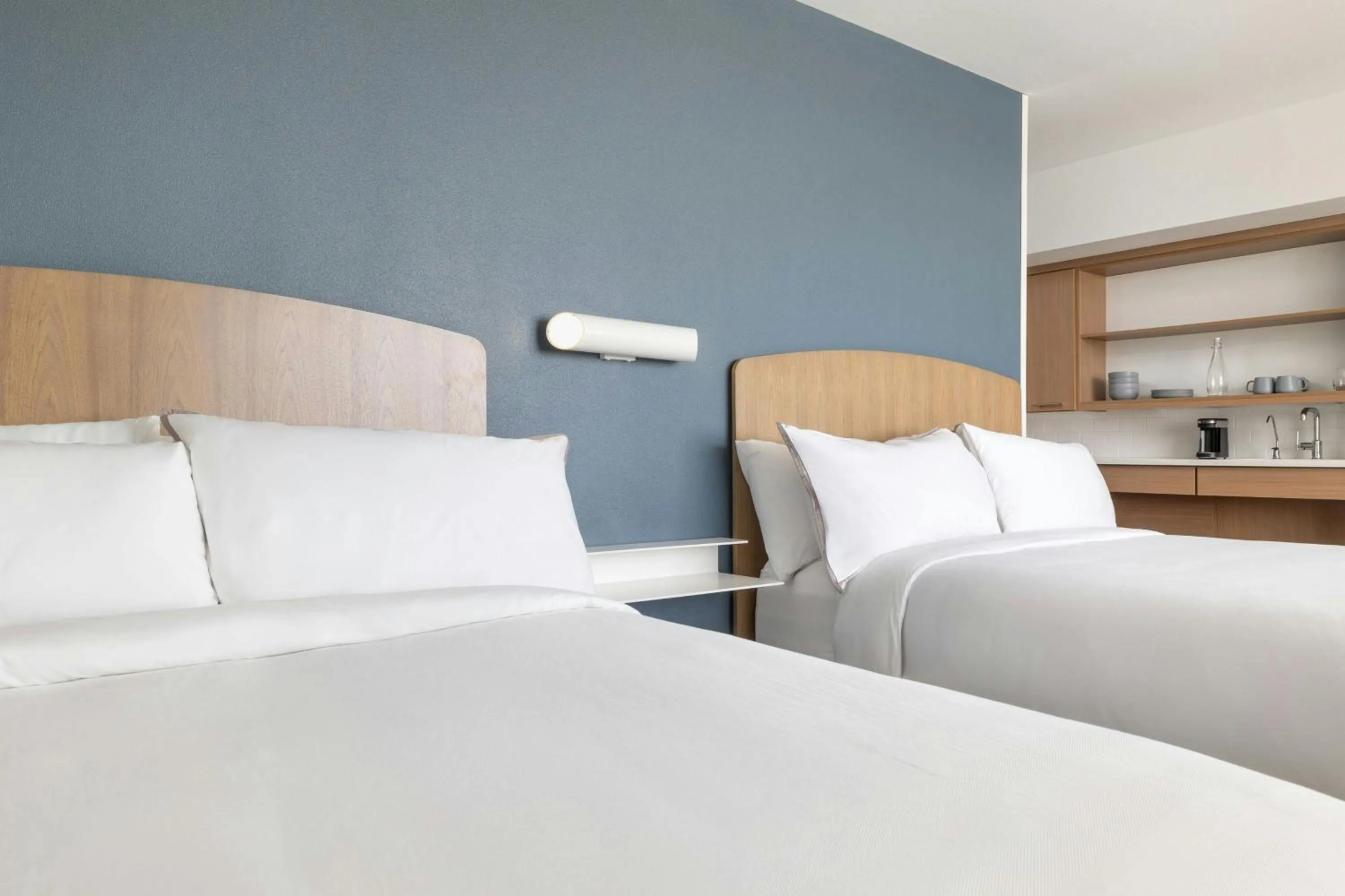 Photo of the whole room, Bed in Element Las Vegas Airport