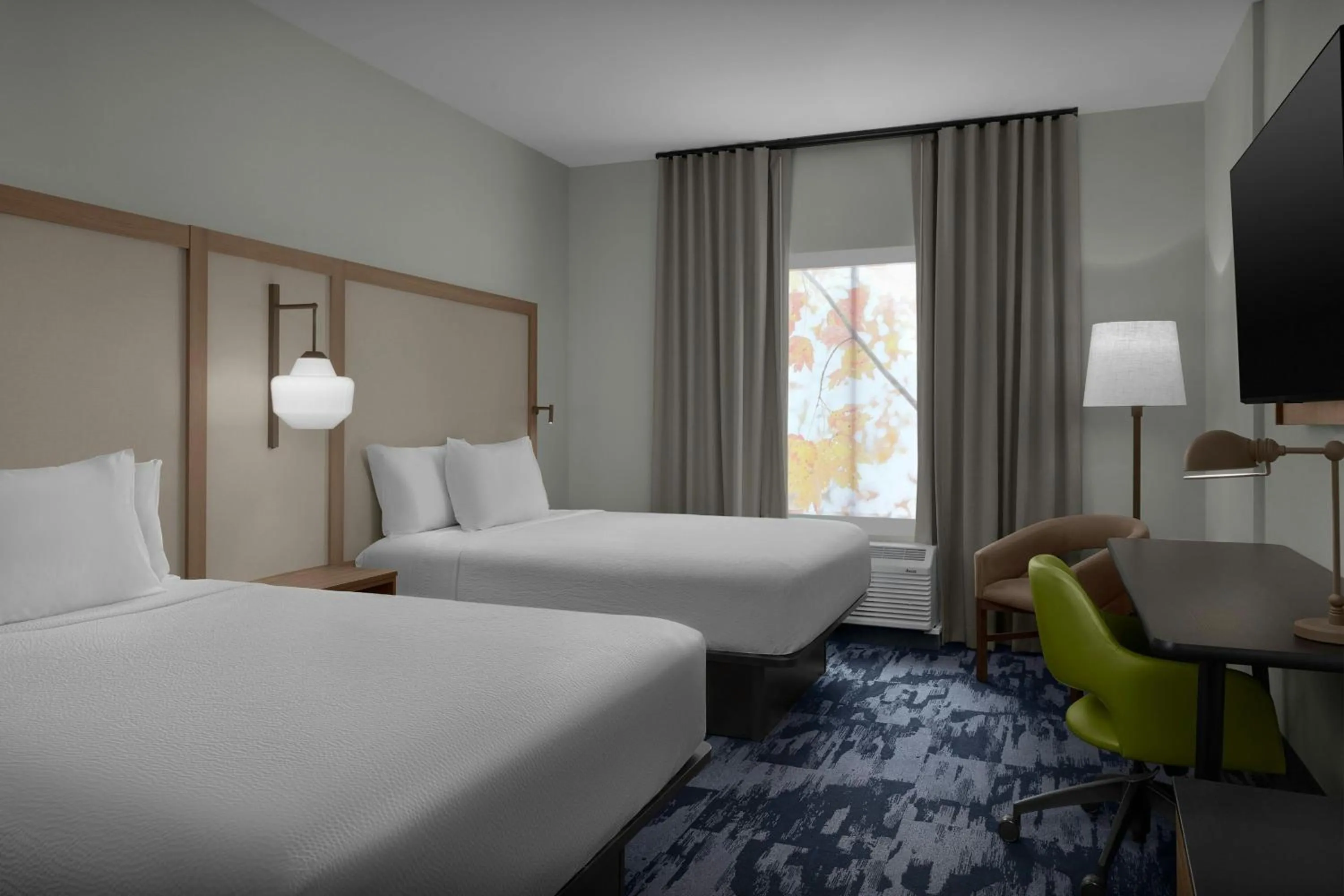 Photo of the whole room, Bed in Fairfield Inn & Suites Weldon